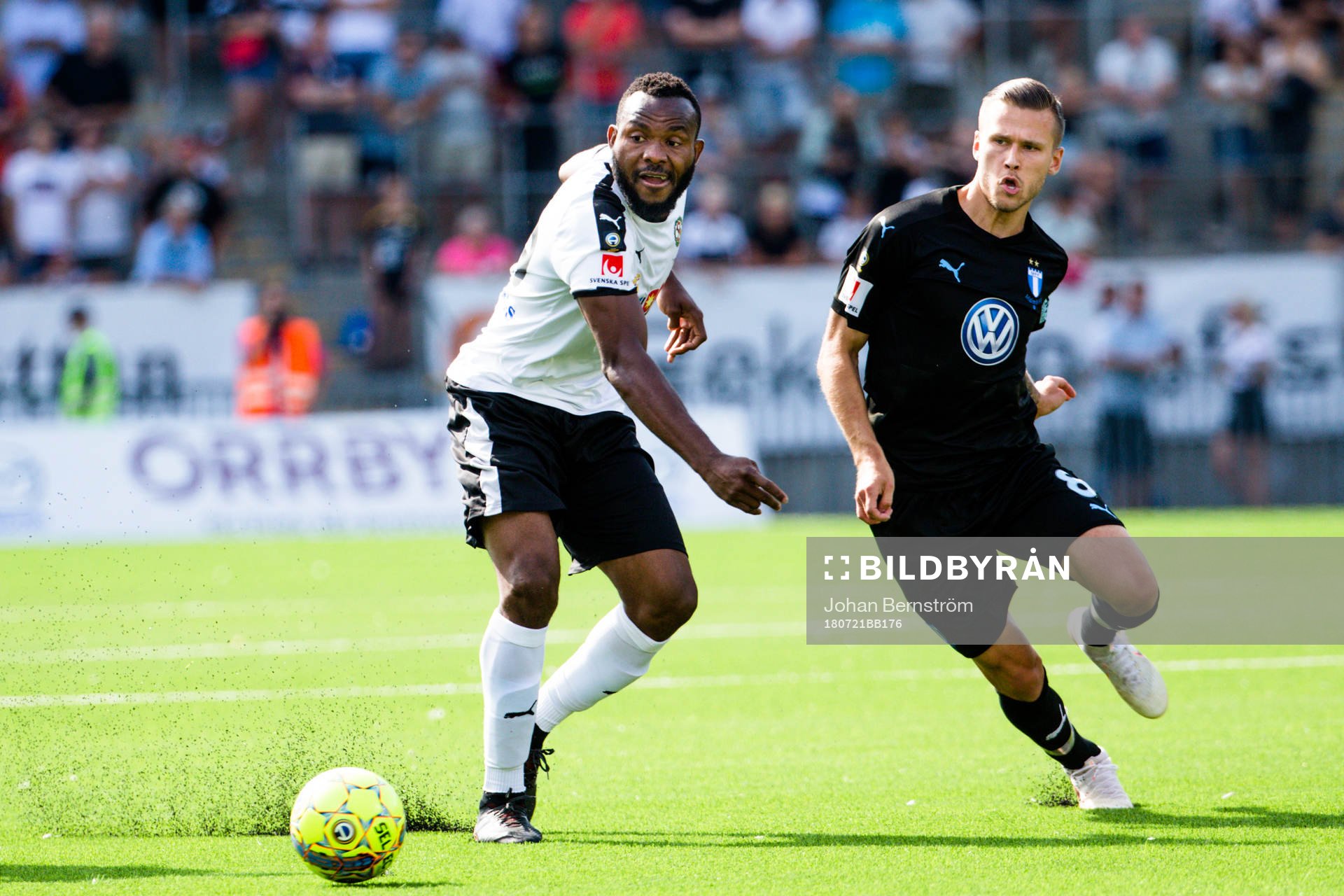 Örebros Michael Junior Omoh och Malmö FFs Arnór Ingvi