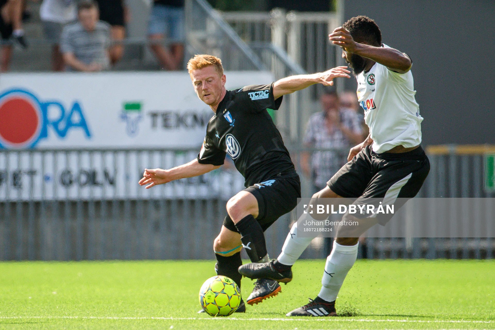 Malmö FFs Anders Christiansen och Örebros Michael Junior