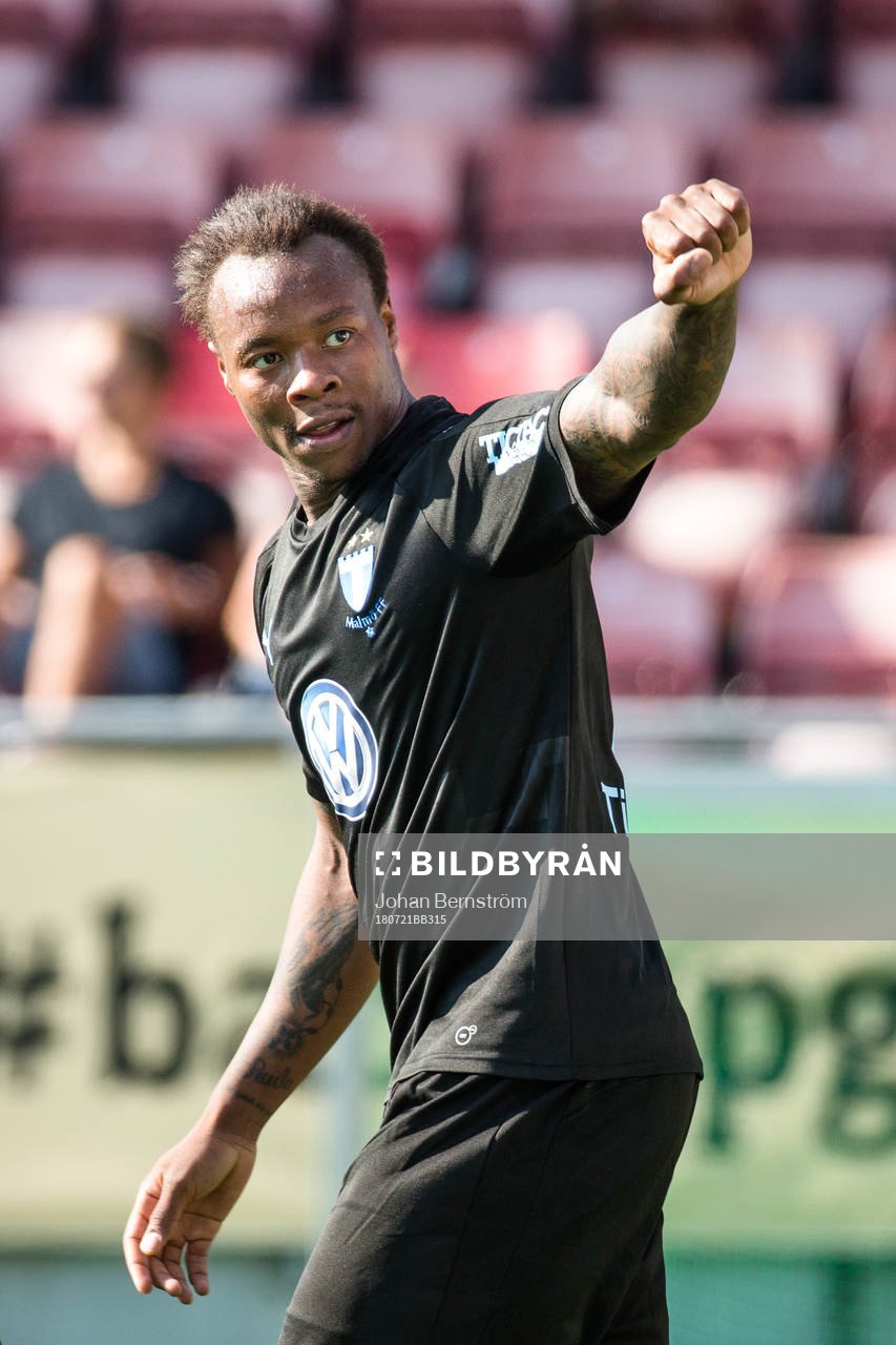 Malmö FFs Carlos Strandberg jublar