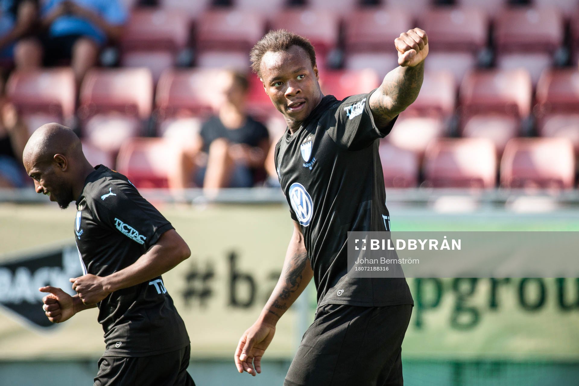 Malmö FFs Carlos Strandberg jublar