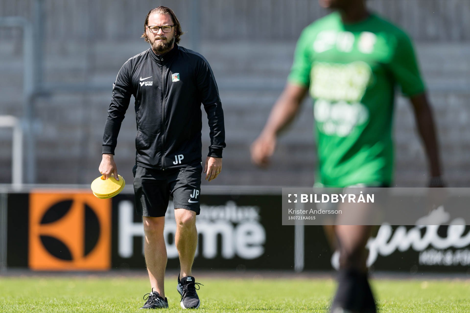 Varbergs tränare Joakim Persson före en träningsmatch i