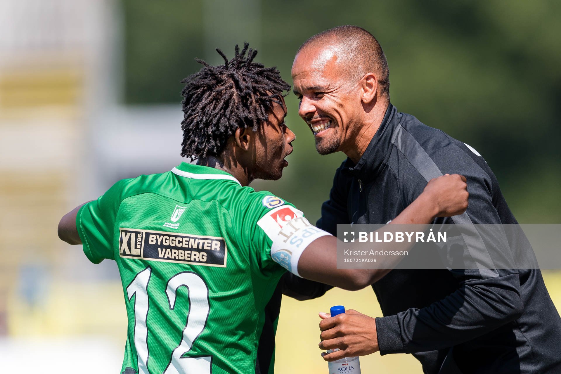 Varbergs Adama Fofana har gjort 0-1 och jublar med
