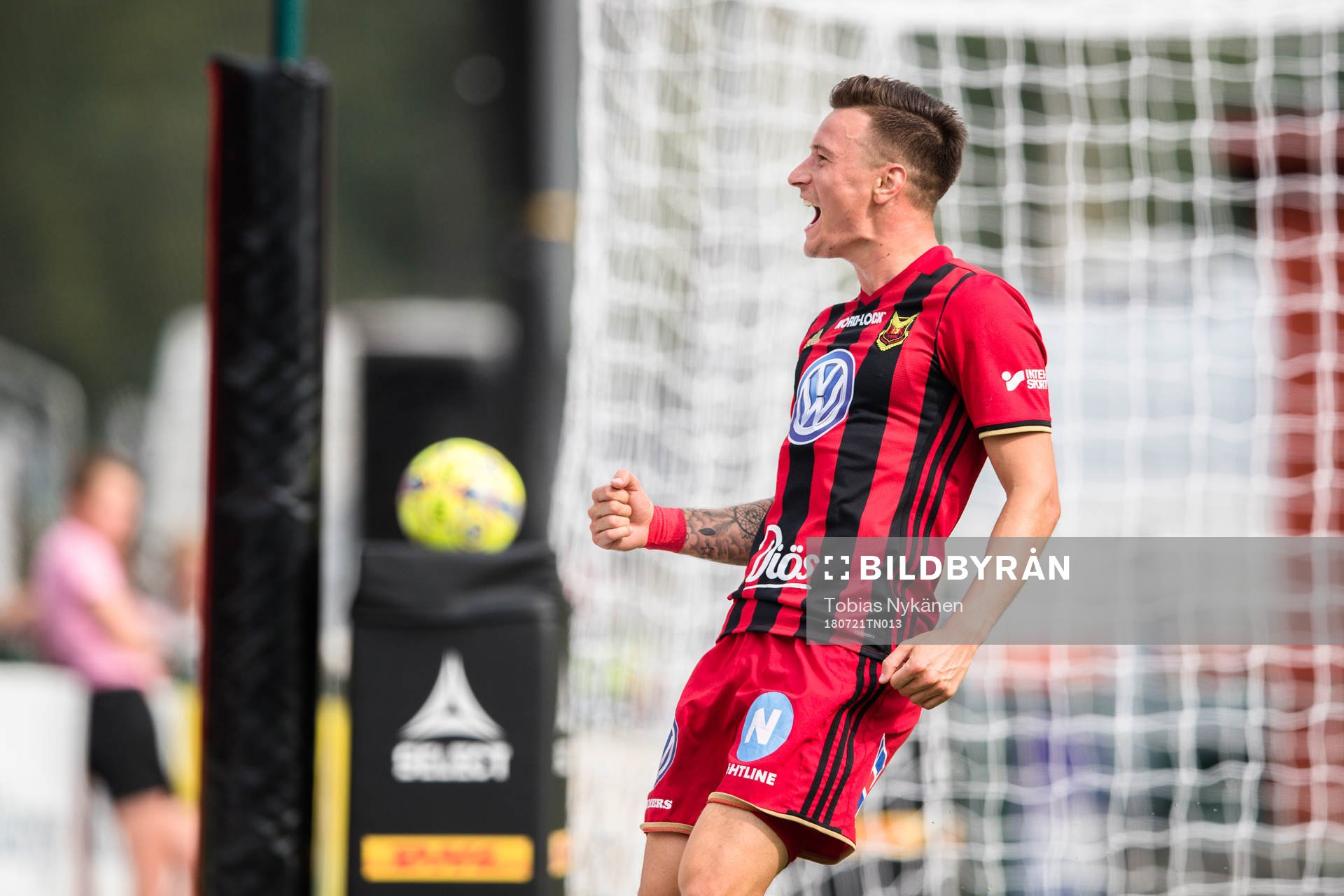 Östersunds Jamie Hopcutt jublar efter 4-0 under fotbollsmatchen i Allsvenskan mellan Östersund och Trelleborg den 21 juli 2018 i Östersund.