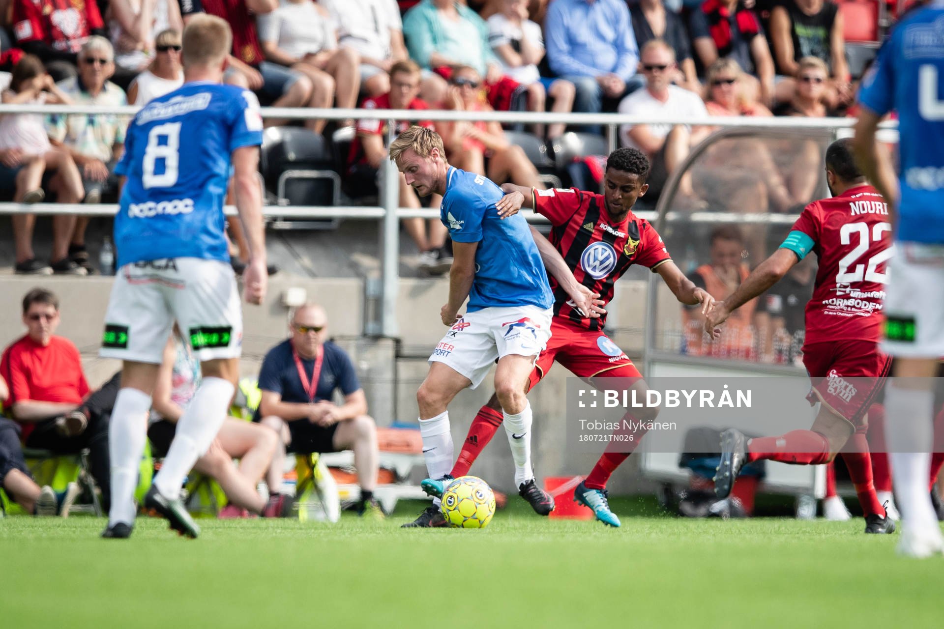 Trelleborgs Anton Tideman mot Östersunds Tesfaldet Tekie