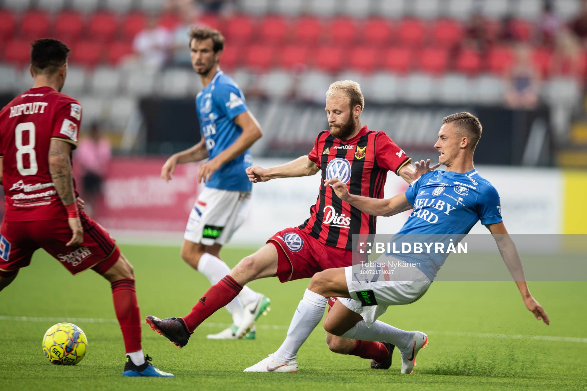 Trelleborgs Felix Hörberg mot Östersunds Curtis Edwards