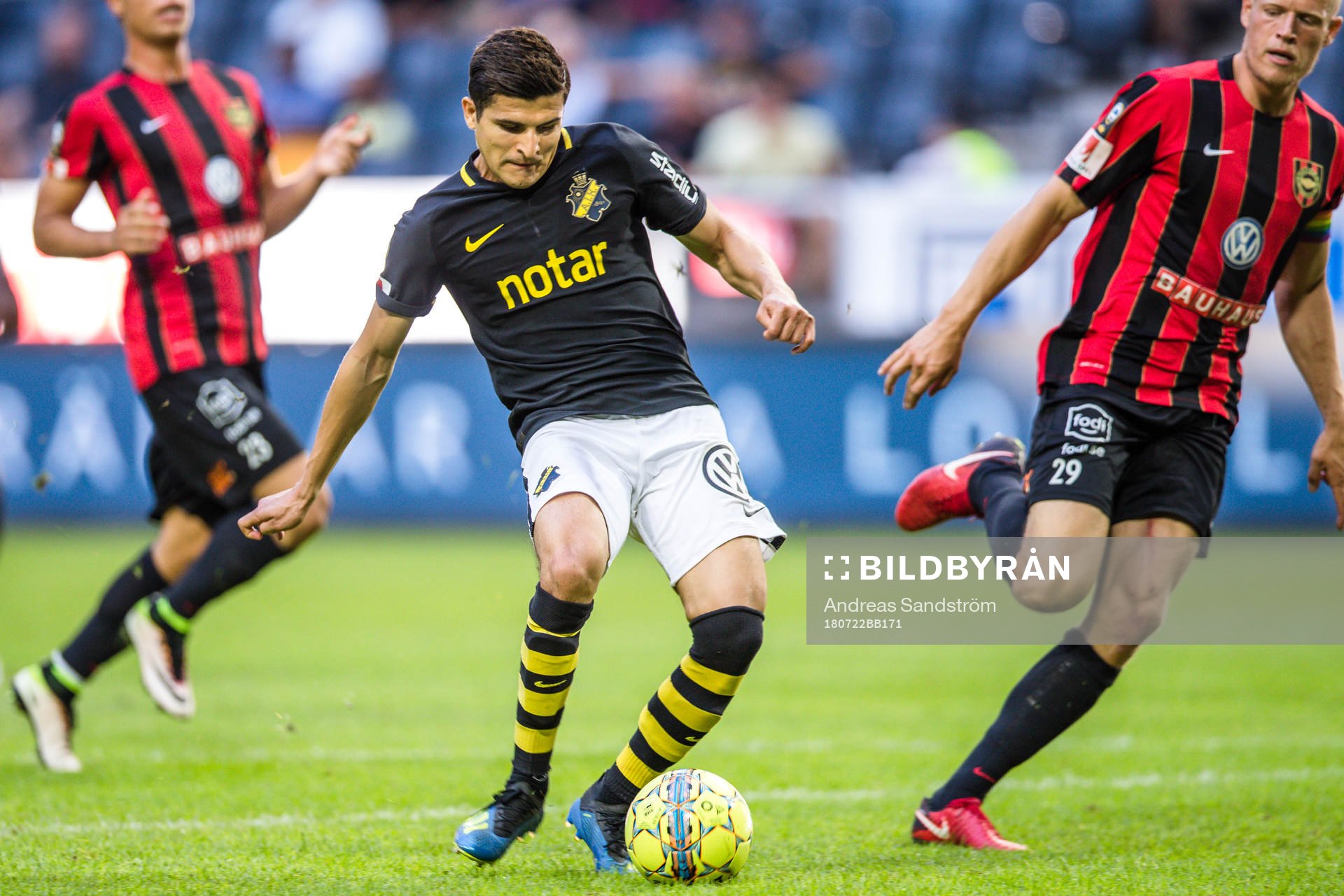 s Tarik Elyounoussi gör 5-1