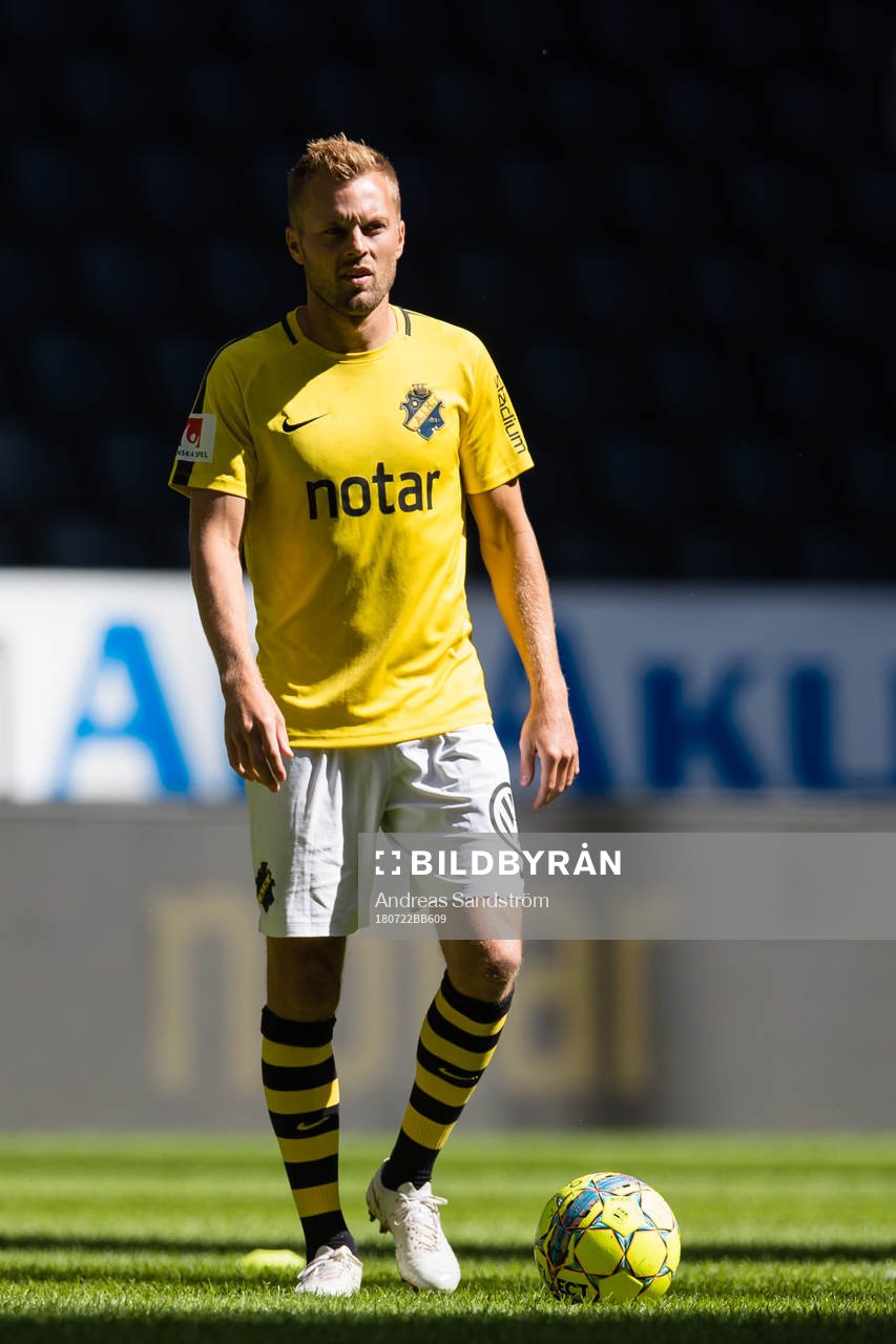 s Sebastian Larsson