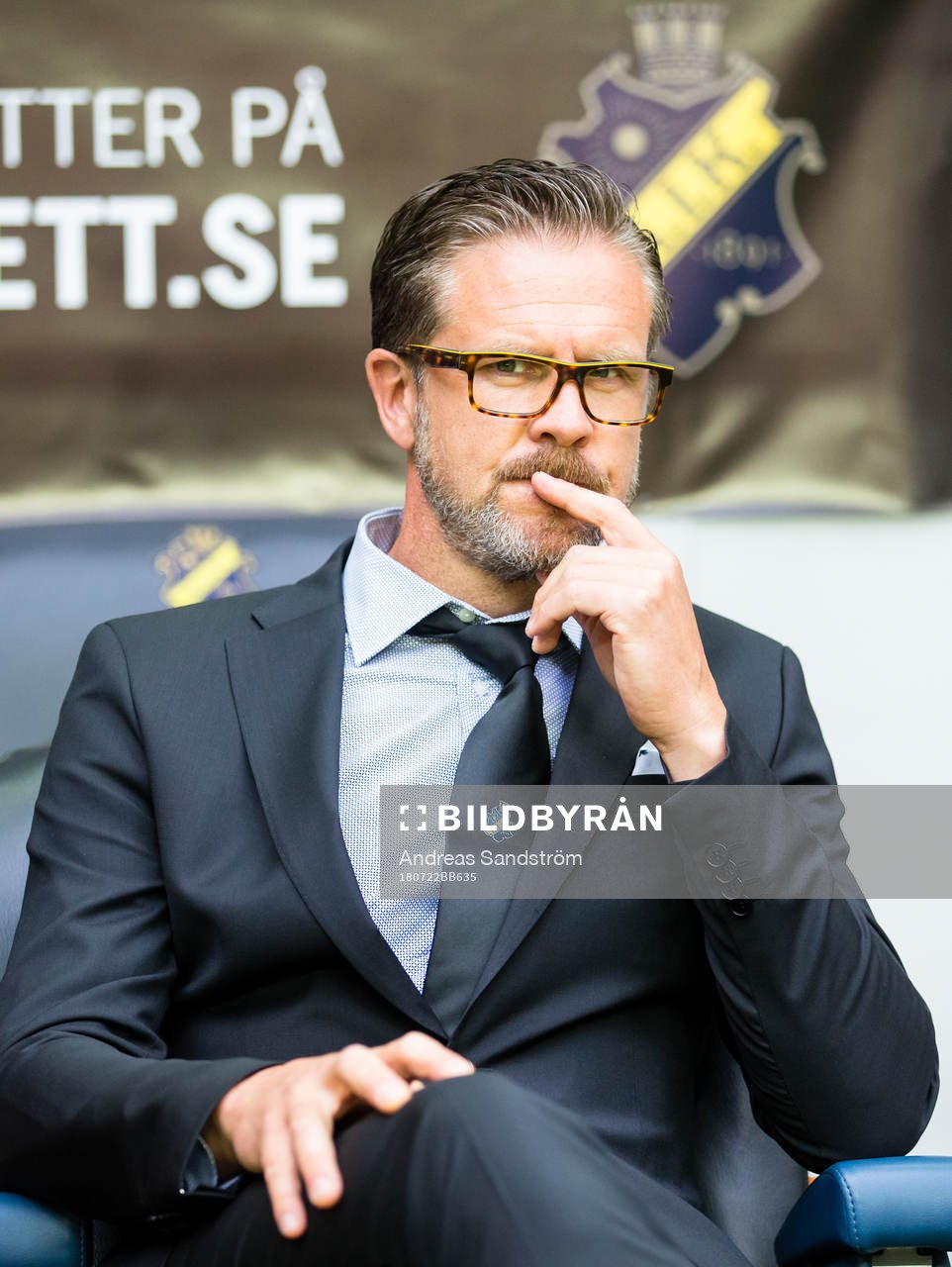 s tränare Rikard Norling ser fundersam ut