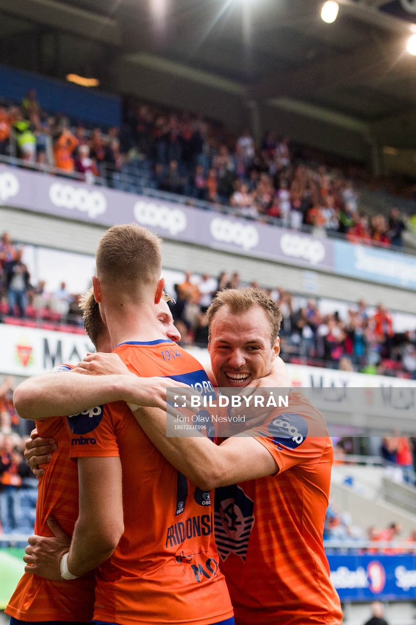 Aron Elís Thrándarson of Aalesund celebrates the 1-0 goal