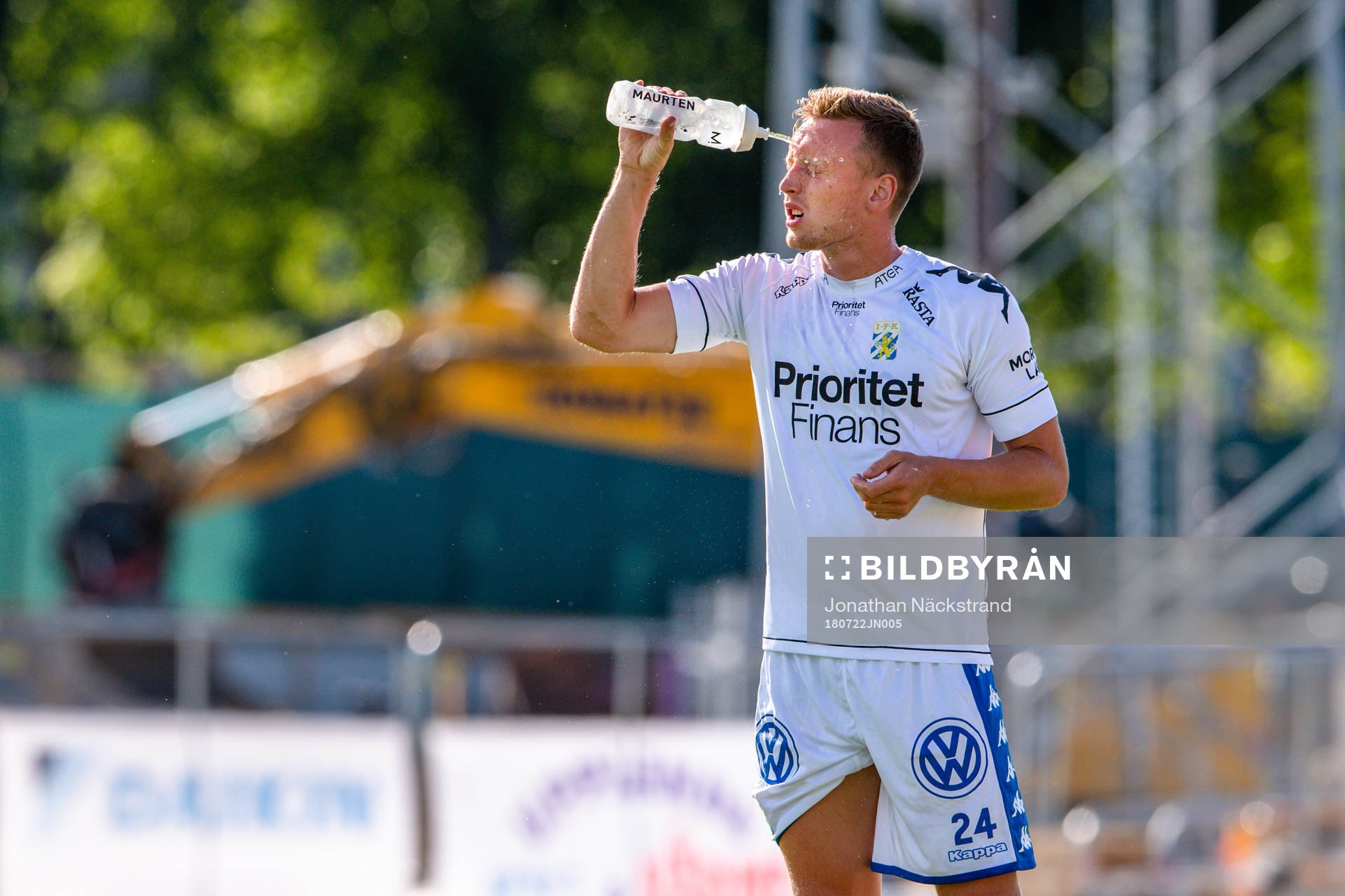 IFK Göteborgs Sebastian Ohlsson dricker vatten före