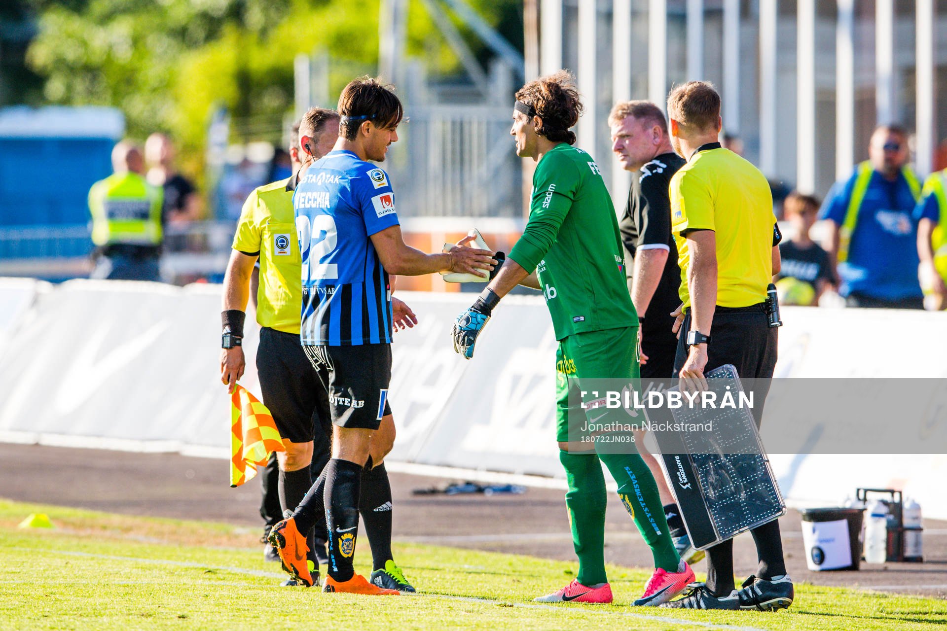 Byte mellan Sirius Stefano Vecchia och målvakt Karim