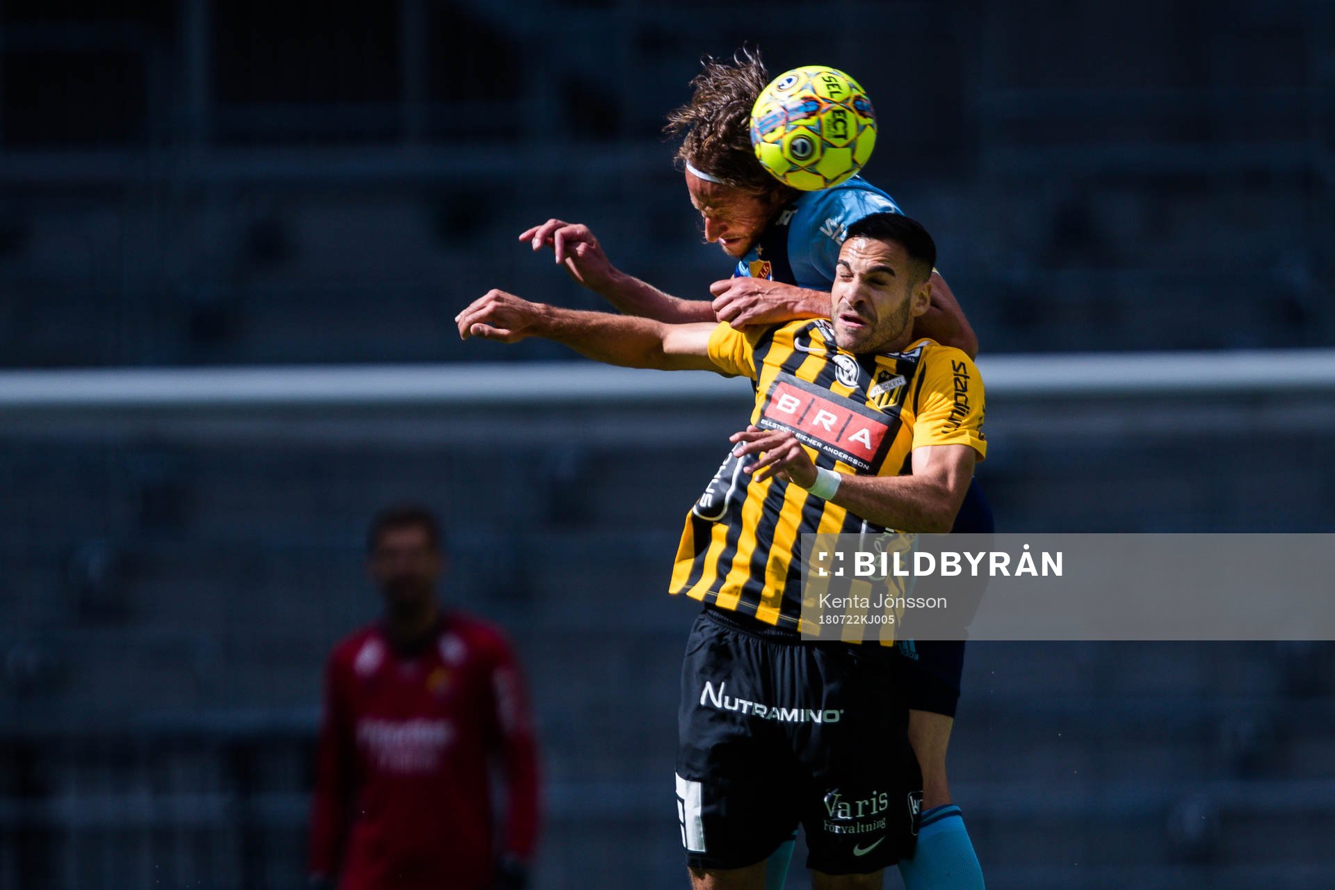Djurgårdens Jonas Olsson och Häckens Mervan Celik