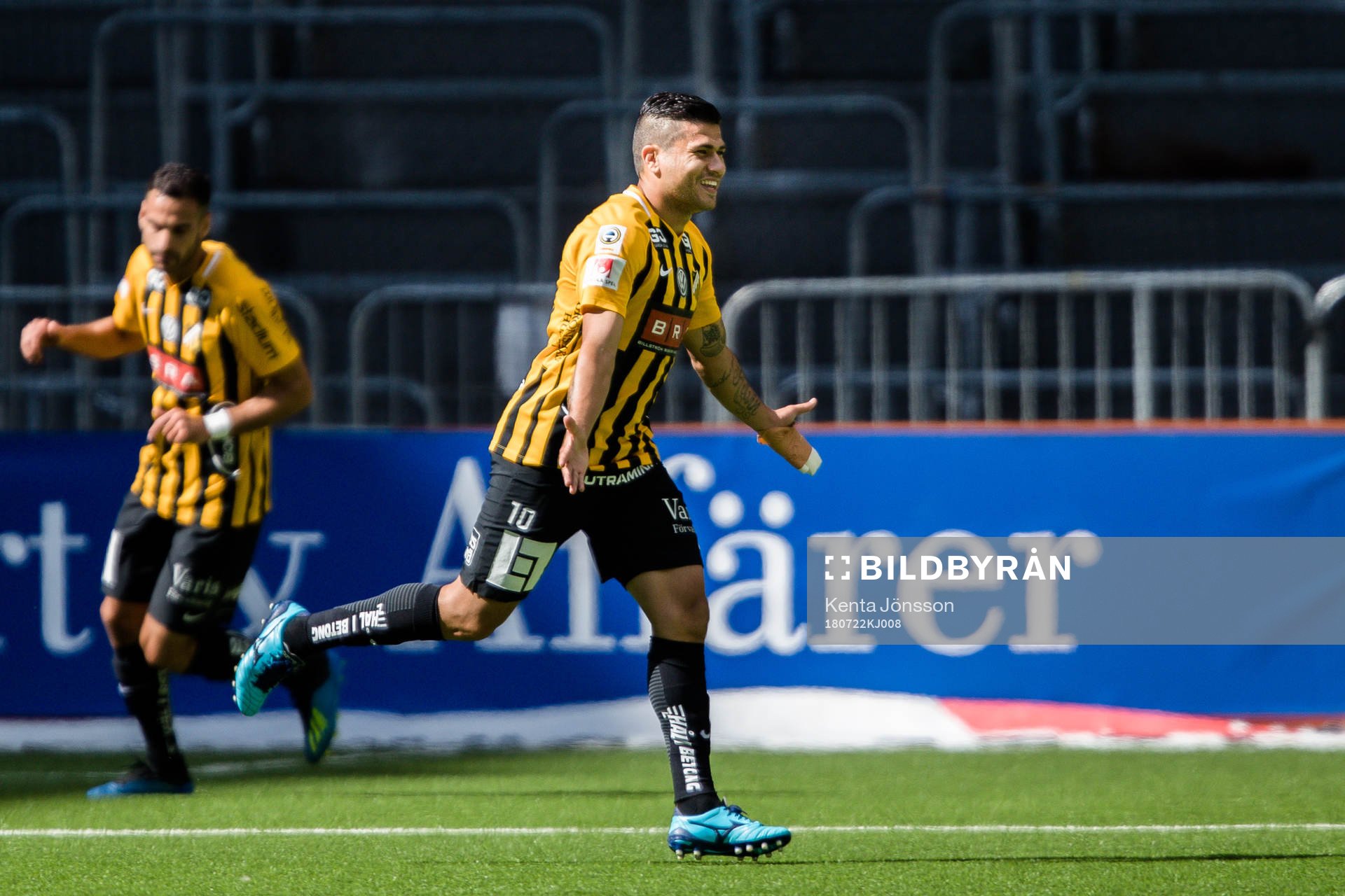 Häckens Paulinho jublar