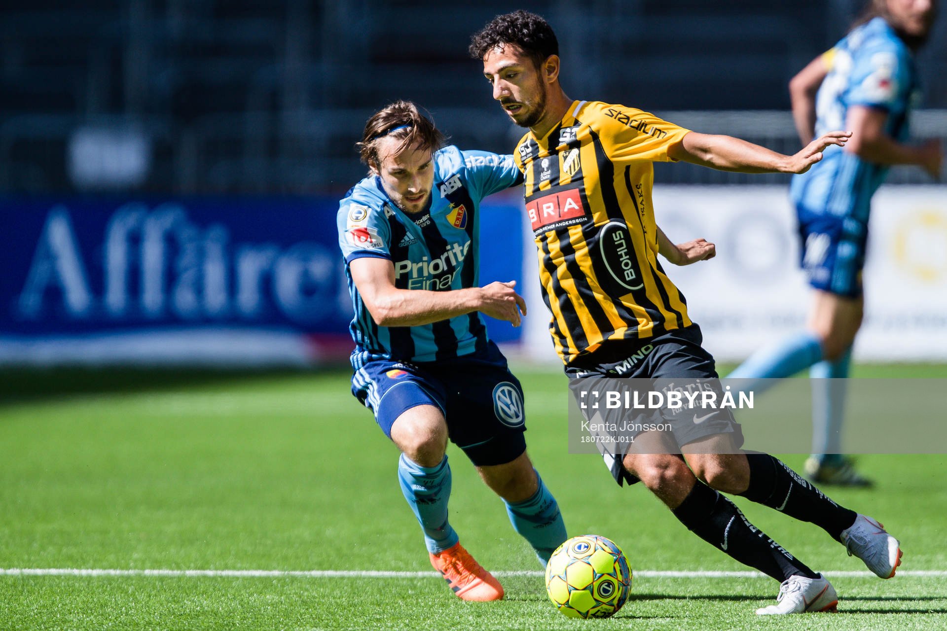 Djurgårdens Kevin Walker och Häckens Daleho Irandust