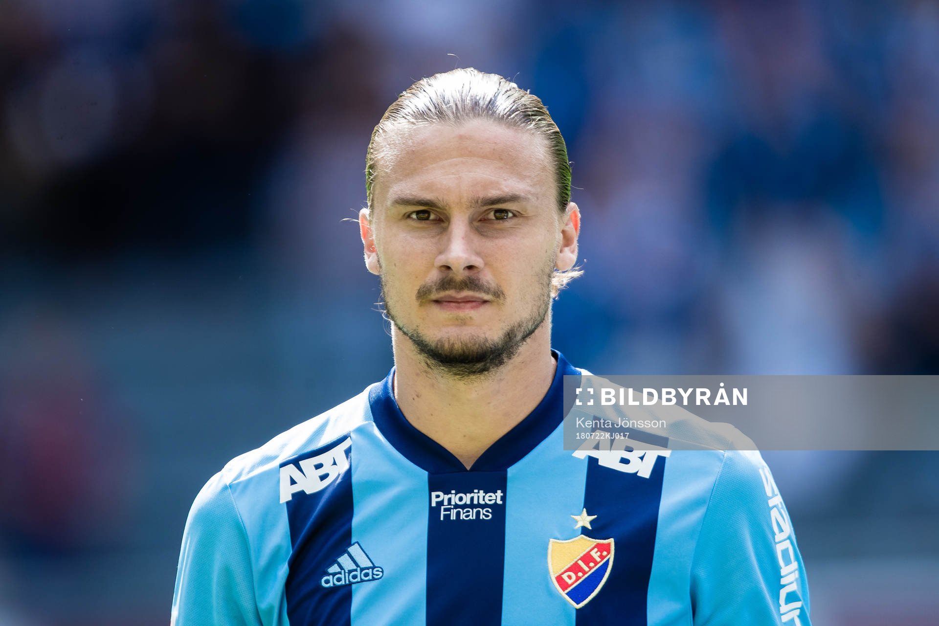 Djurgårdens Erik Johansson innan fotbollsmatchen i