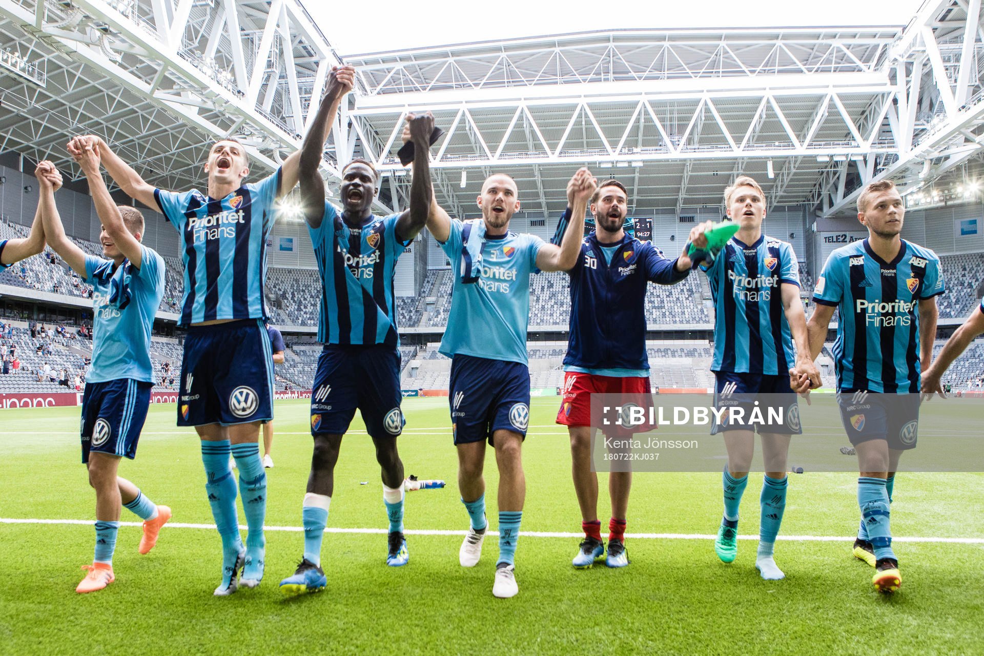Djurgårdens Aliou Badji jublar med Haris Radetinac , Jonathan Augustinsson och lagkamrater efter fotbollsmatchen i Allsvenskan mellan Djurgården och Häcken den 22 Juli 2018 i Stockholm.