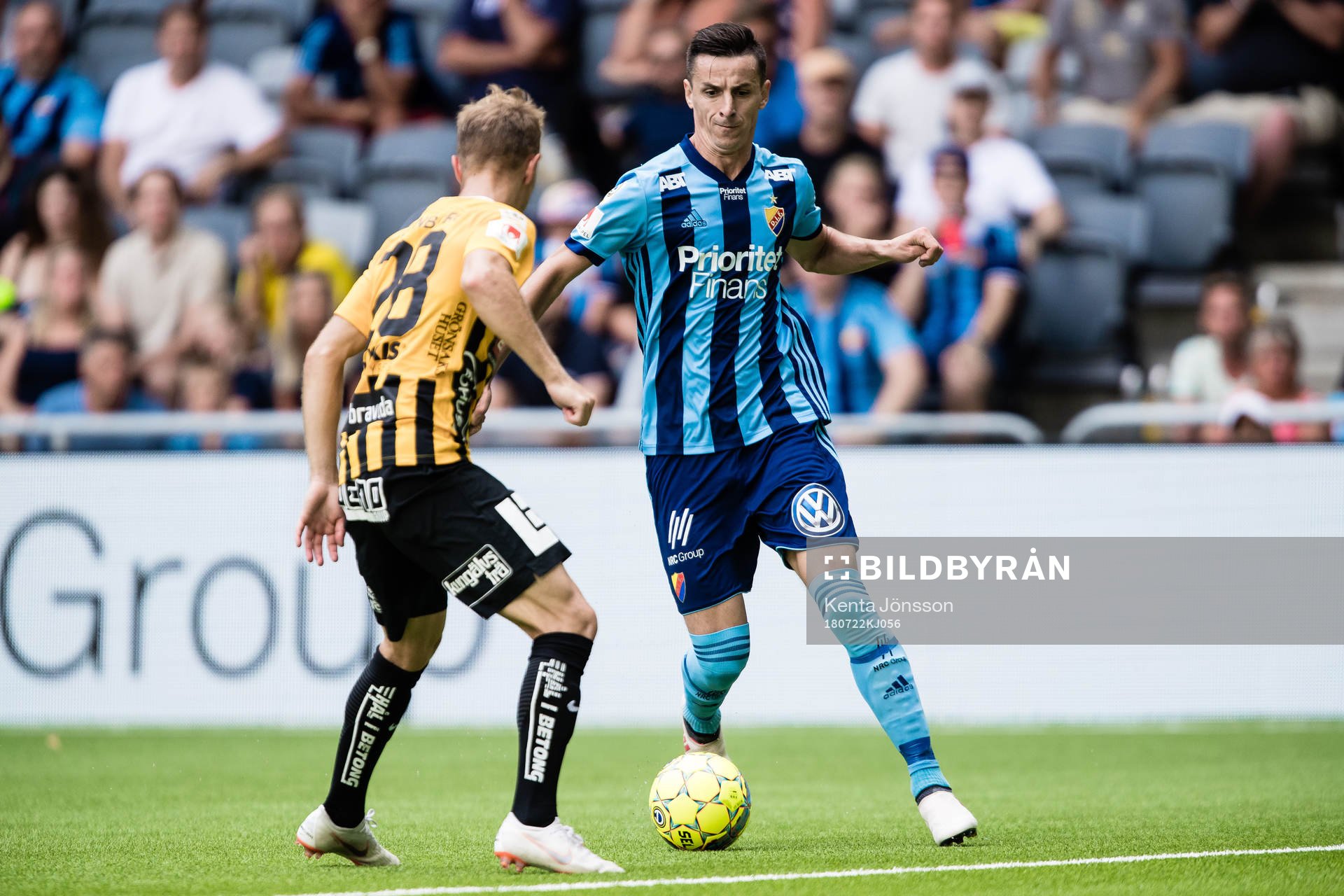 Djurgårdens Haris Radetinac och Häckens Adam Andersson