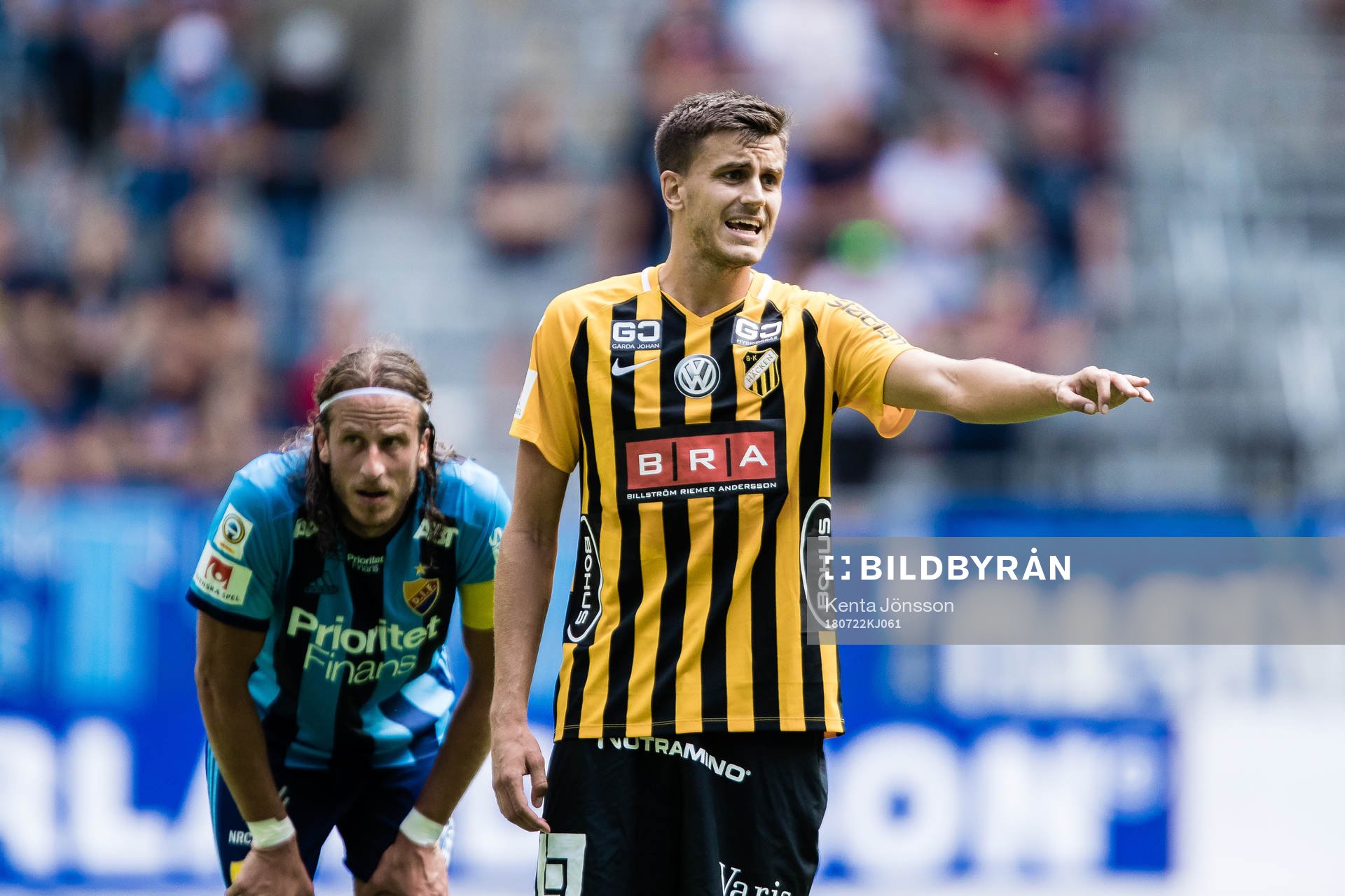 Häckens Alexander Jeremejeff reagerar bredvid Djurgårdens