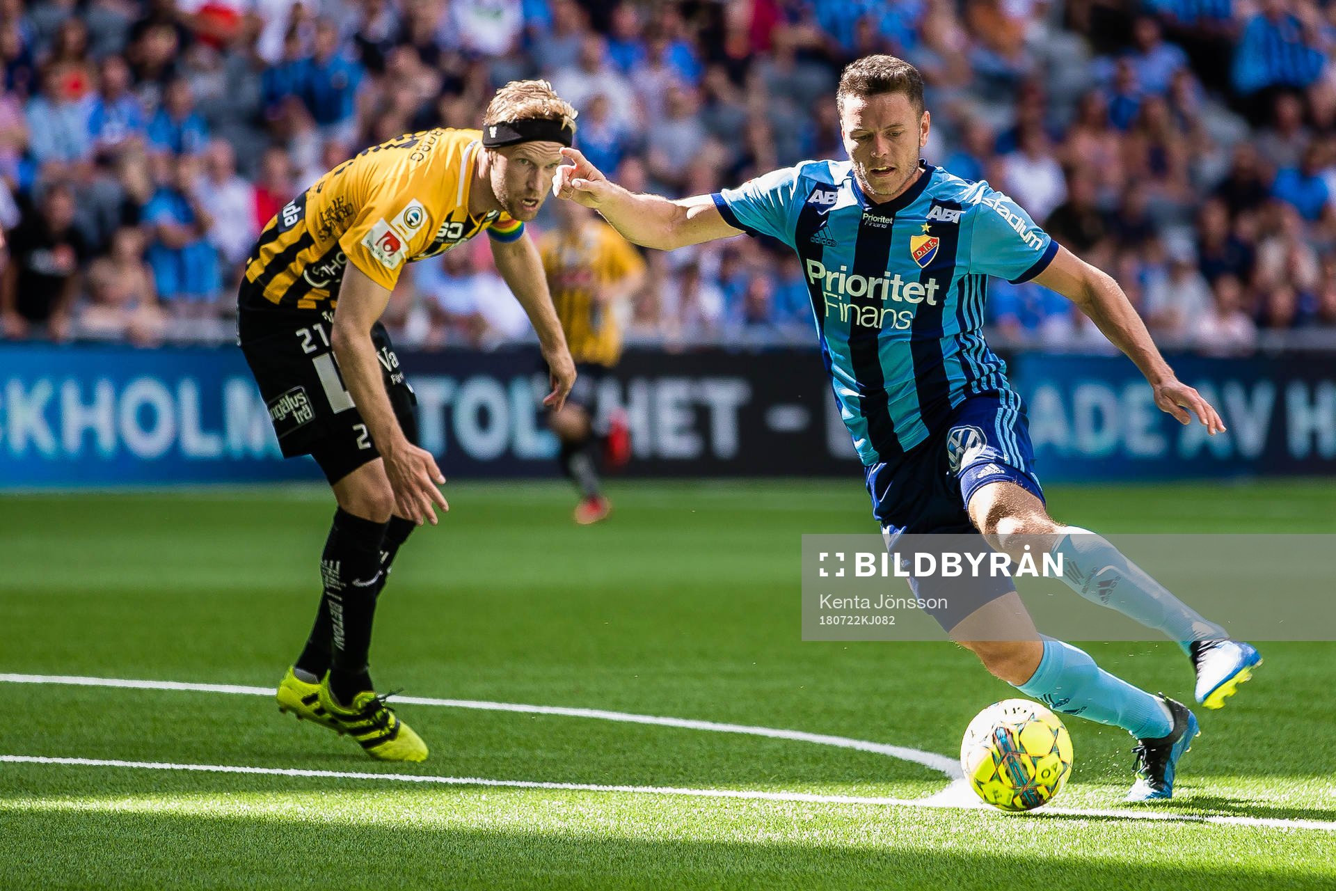 Djurgårdens Kerim Mrabti och Häckens Rasmus Lindgren