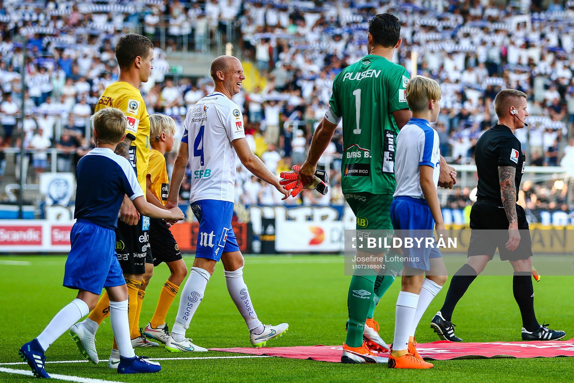 Norrköpings Andreas Johansson före  fotbollsmatchen i