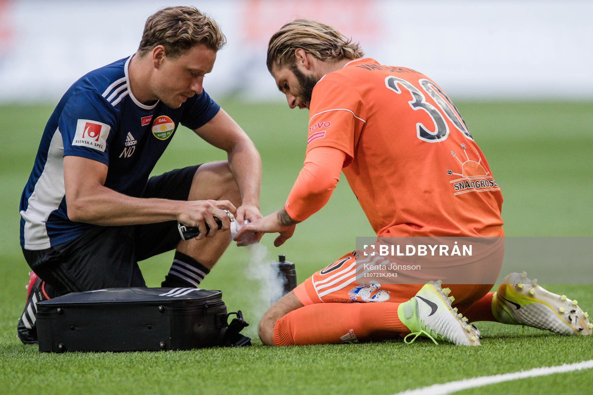 Dalkurds målvakt Stefan van der Lei får vård