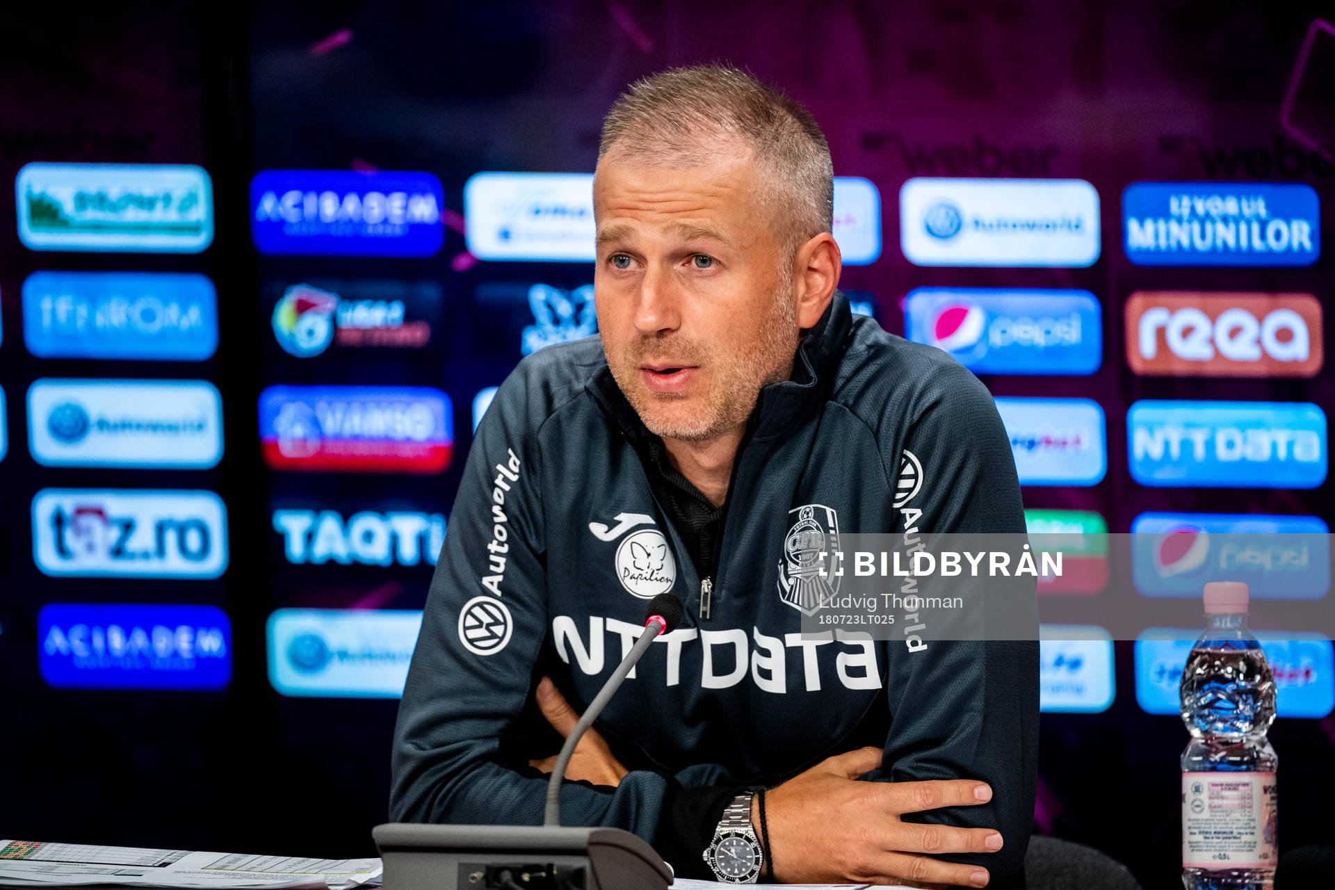 Head coach Edward Iordanescu of Cluj