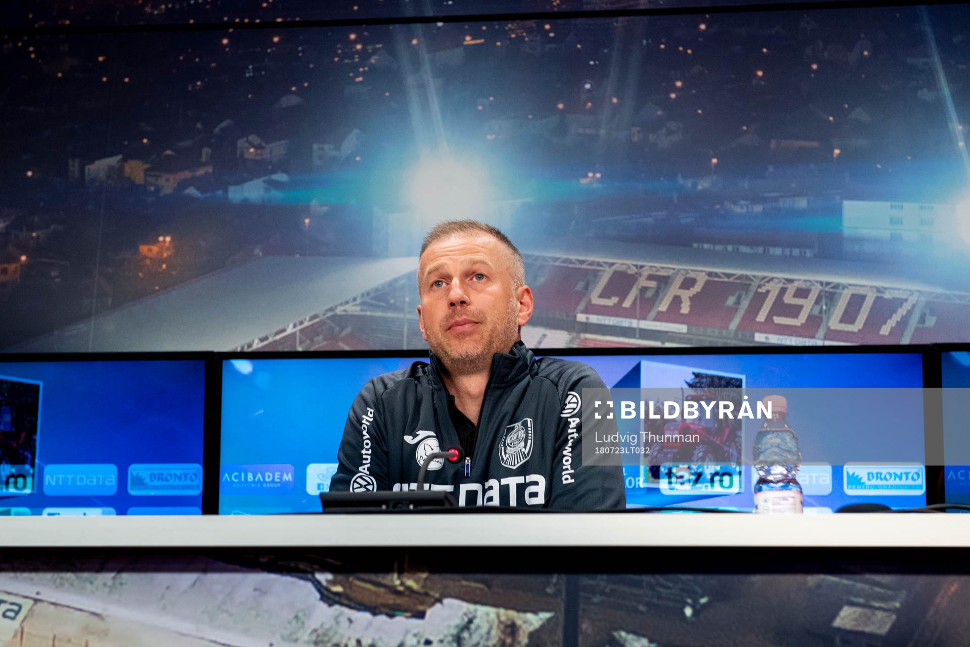 Head coach Edward Iordanescu of Cluj