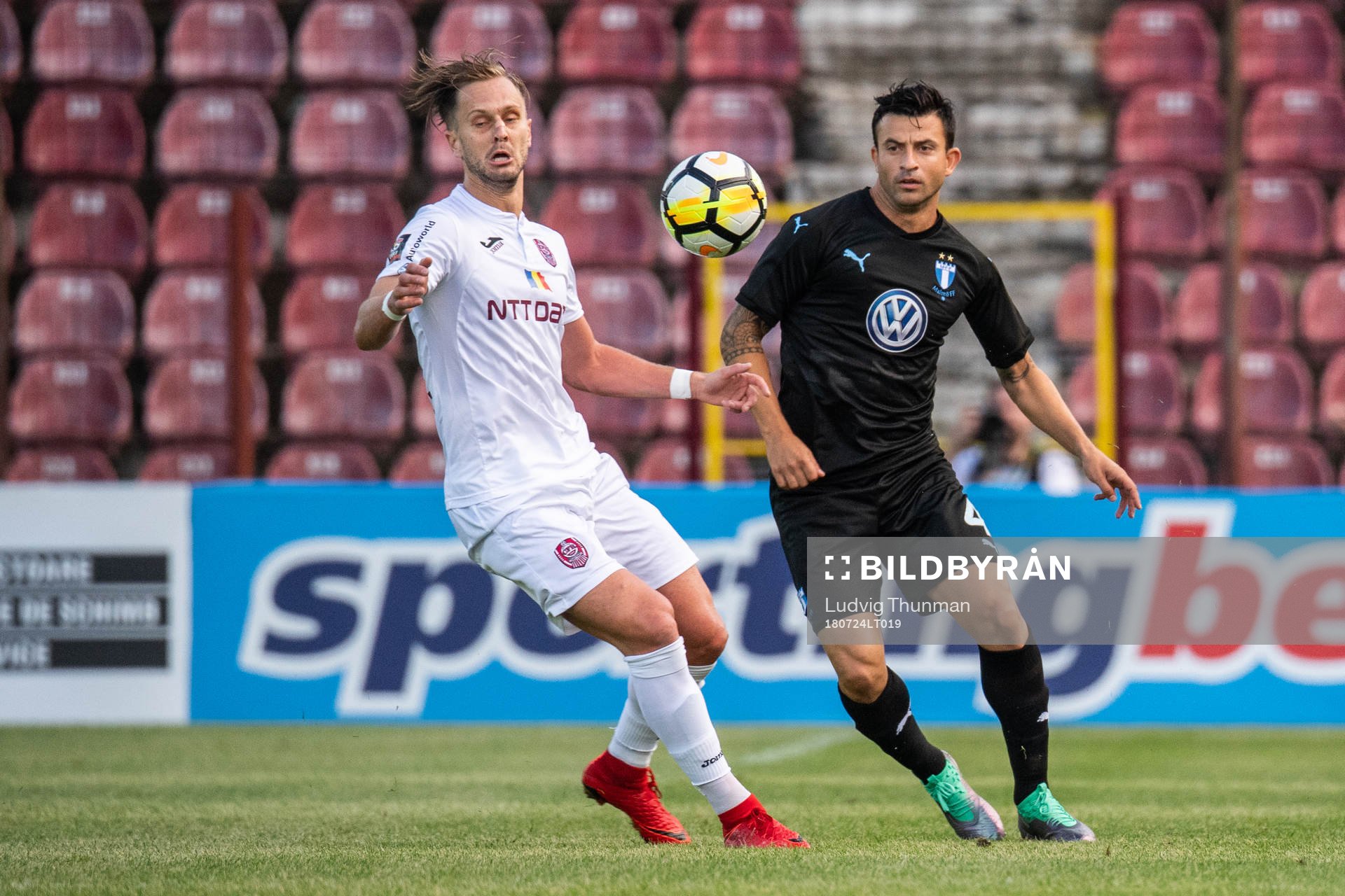 Billel Omrani of Cluj and Behrang Safari of Malmö FF