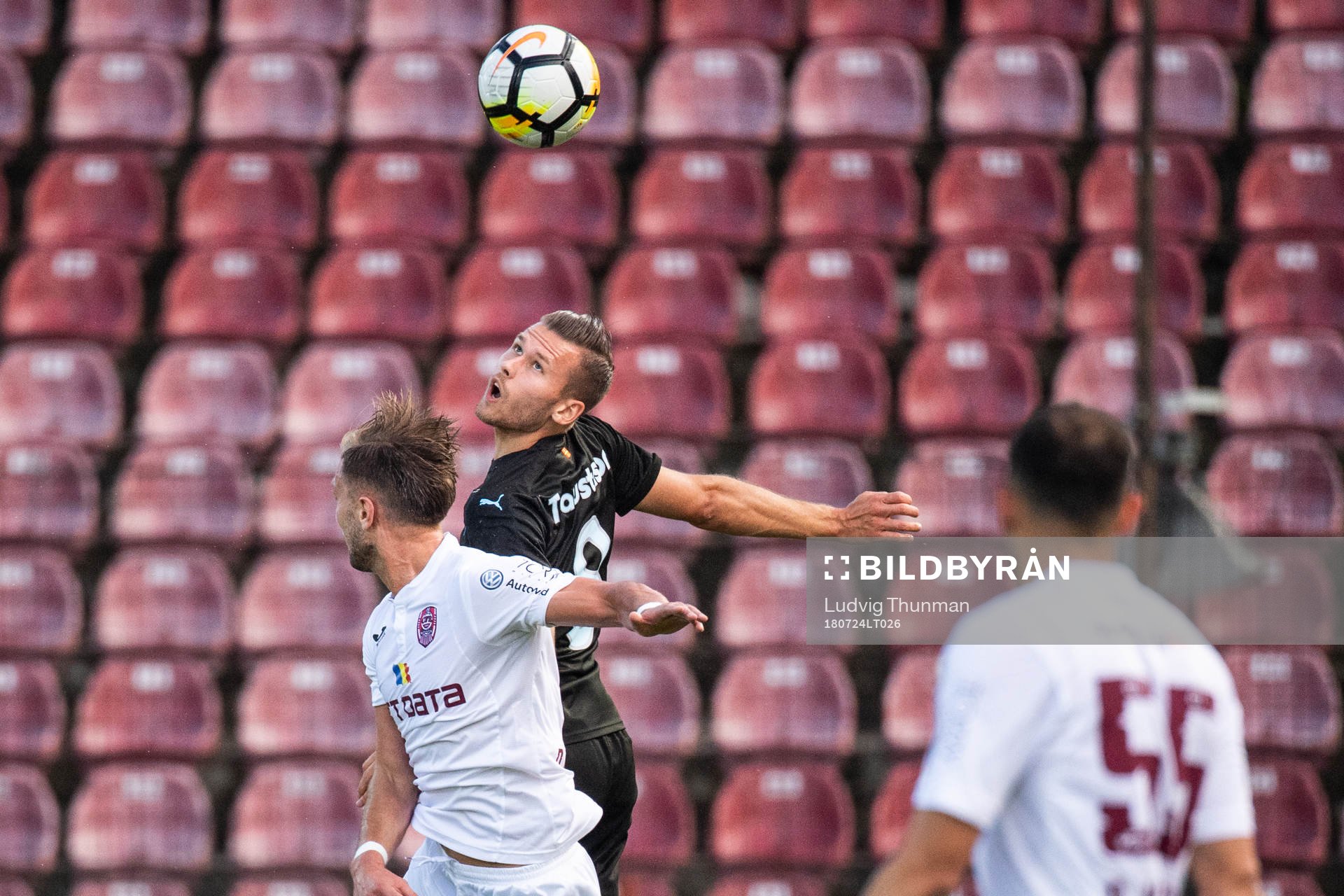 Damjan Djokovic of Cluj and Arnór Ingvi Traustason of