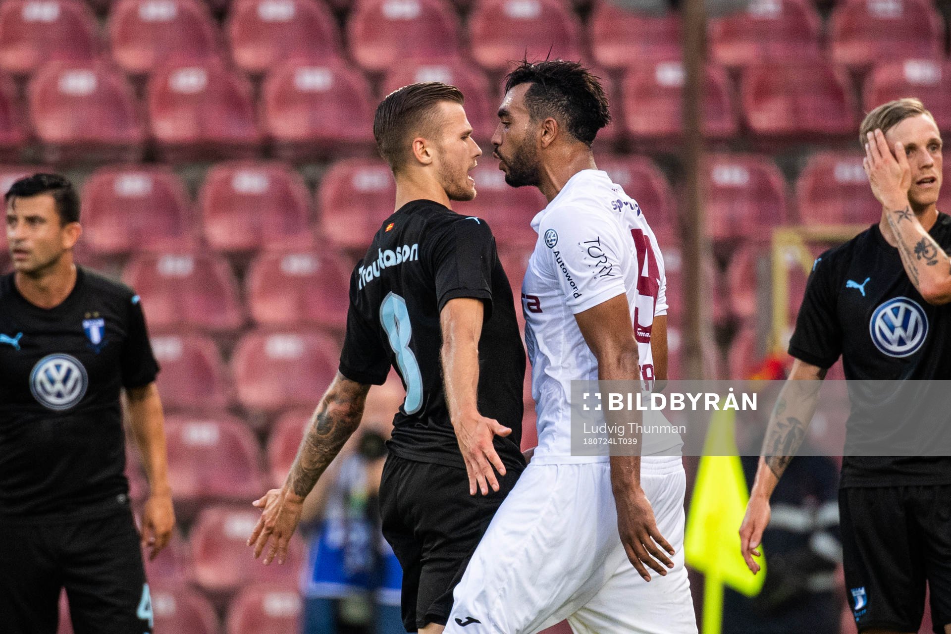 Irritation between Arnór Ingvi Traustason of Malmö FF