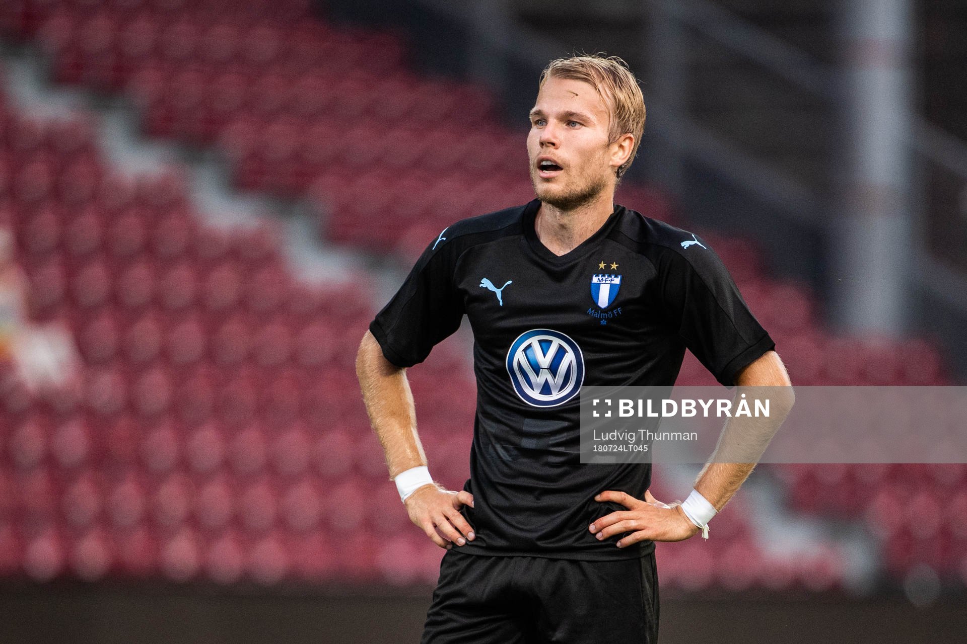 Oscar Lewicki of Malmö FF looks dejected