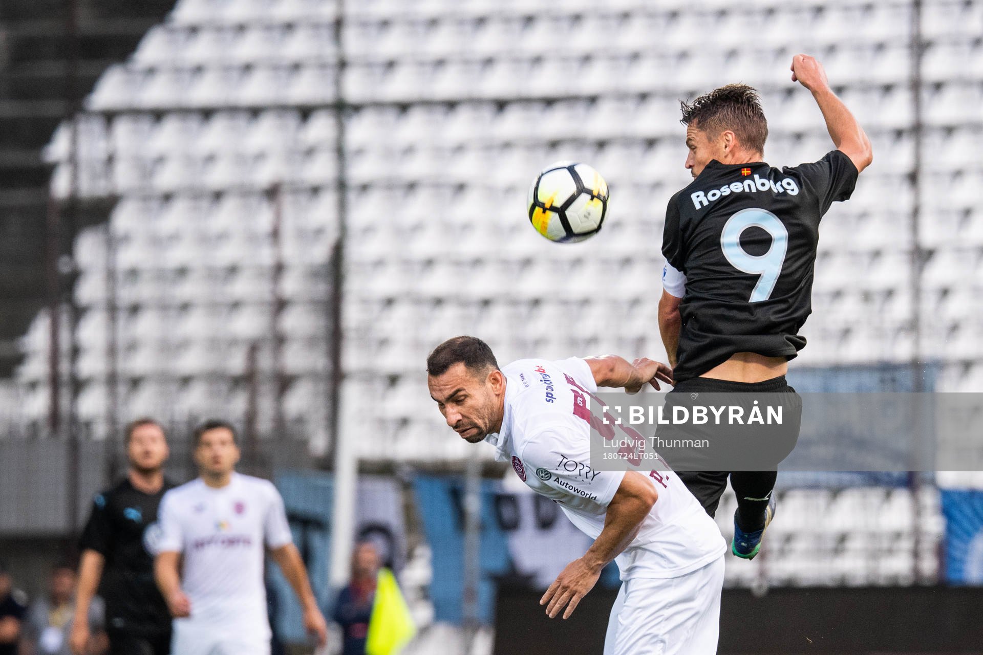 Paulo Vinicius of Cluj and Markus Rosenberg of Malmö FF