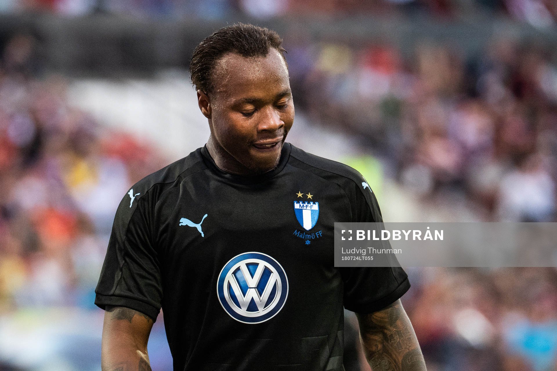 Carlos Strandberg of Malmö FF looks dejected