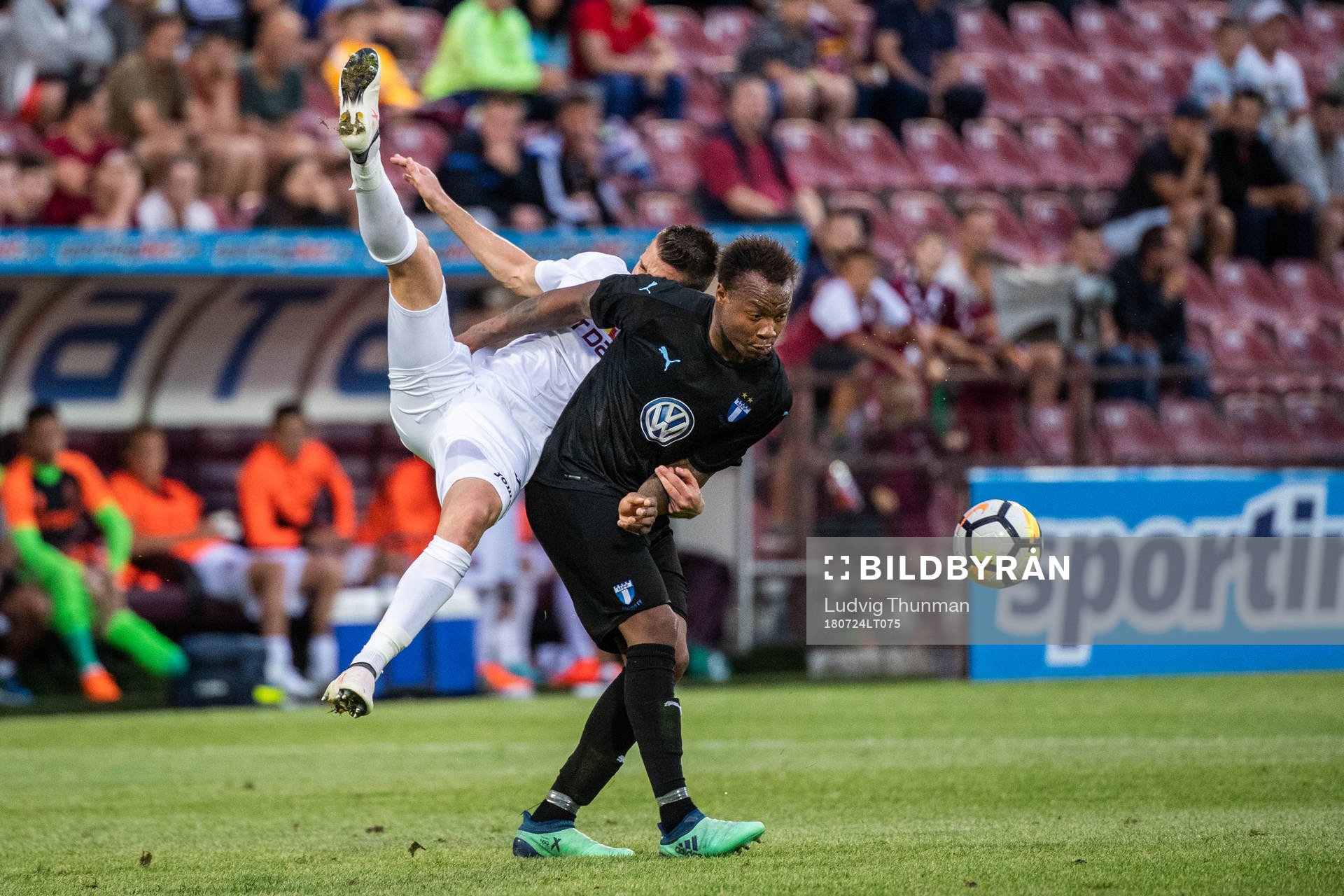 Andrei Mureșan of Cluj and Carlos Strandberg of Malmö FF