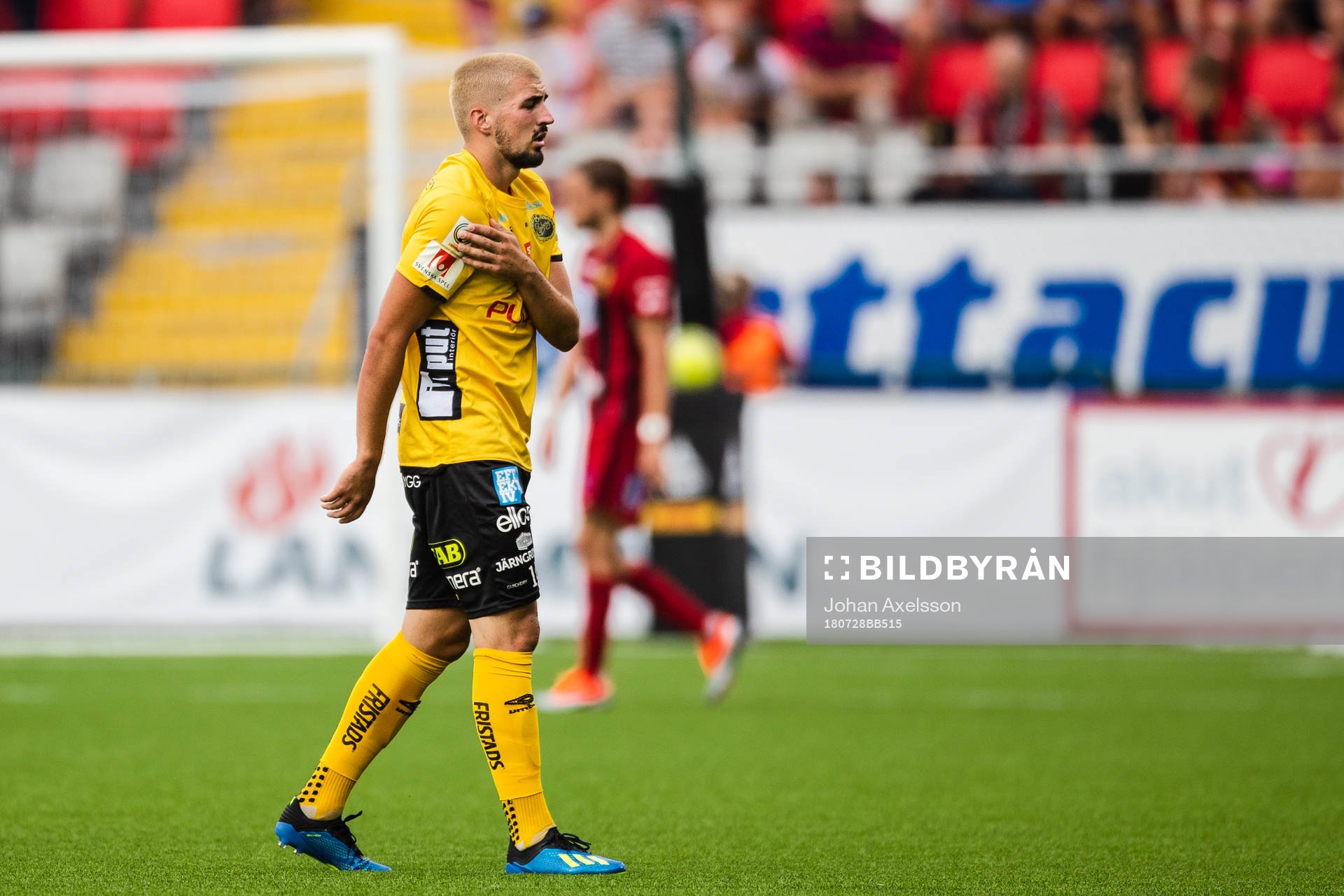 Elfsborgs Ibrahim Dresevic tar sig mot axeln