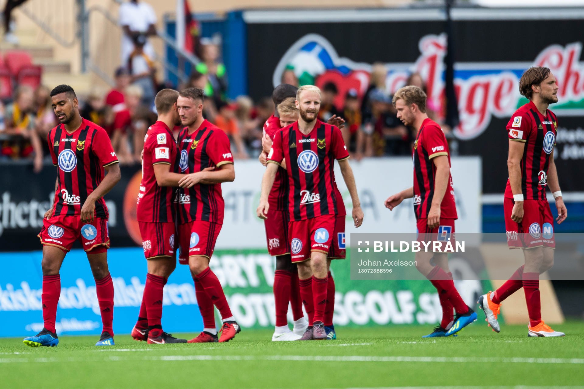 Östersunds spelare jublar efter vinsten i fotbollsmatchen i Allsvenskan mellan Östersund och Elfsborg den 28 juli 2018 i Östersund.