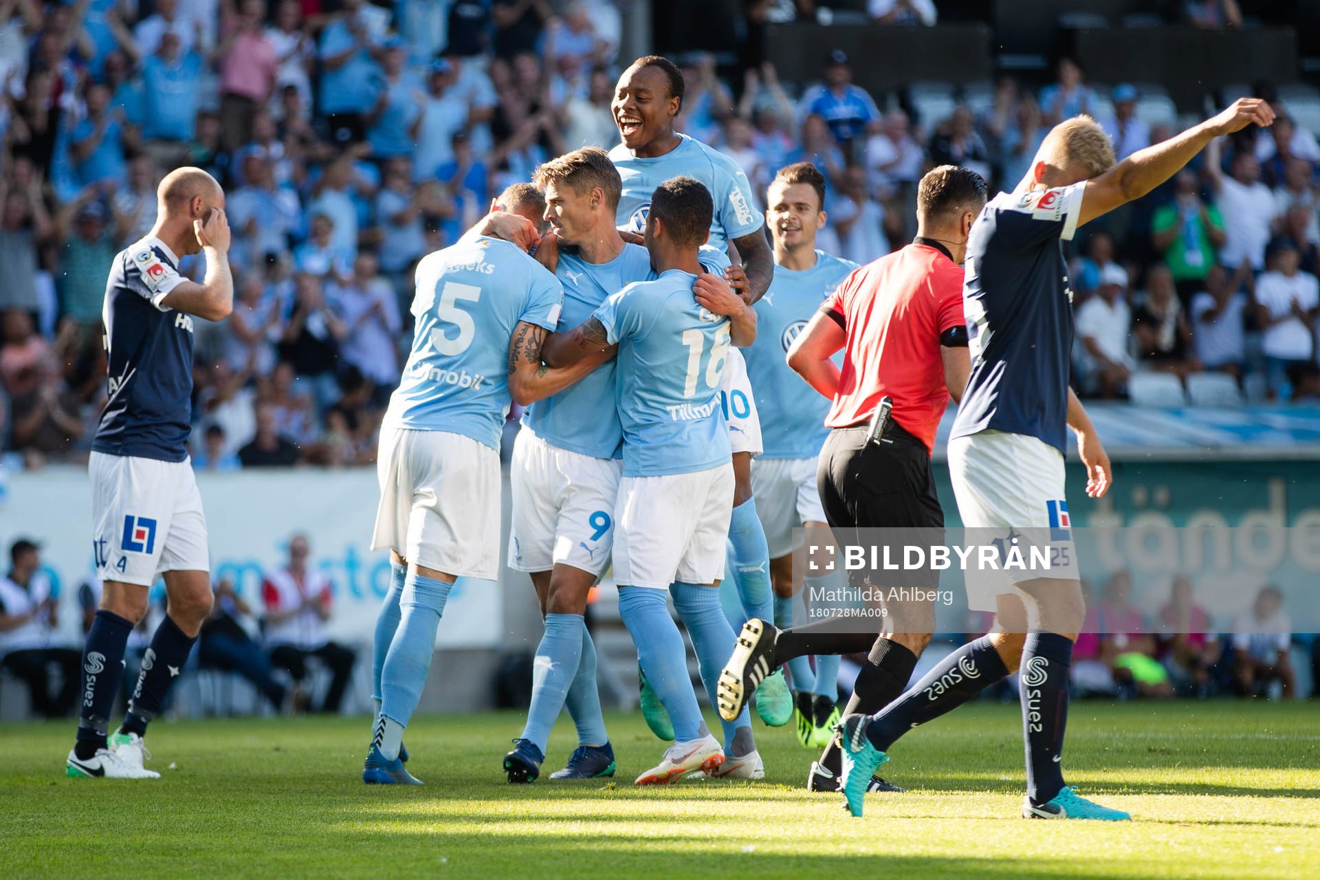 Malmö FFs Markus Rosenberg jublar med lagkamrater