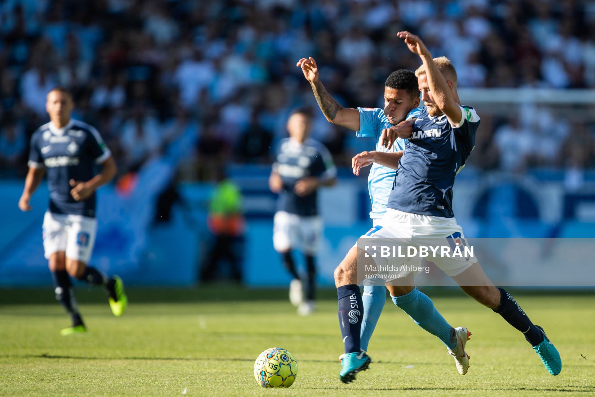 Malmö FFs Romain Gall och Norrköpings Filip Dagerstål i kamp om bollen under fotbollsmatchen i Allsvenskan mellan Malmö FF och Norrköping den 28 juli 2018 i Malmö.