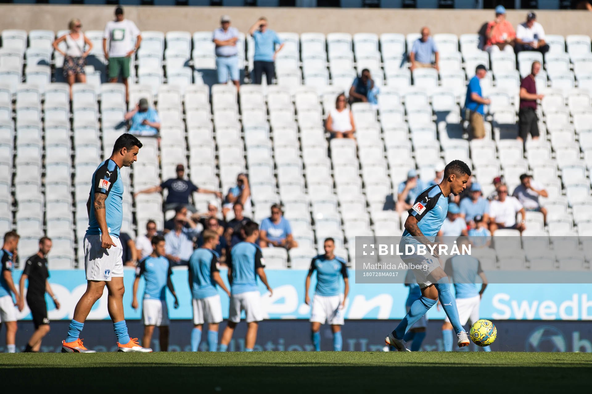 Malmö FFs spelare värmer upp