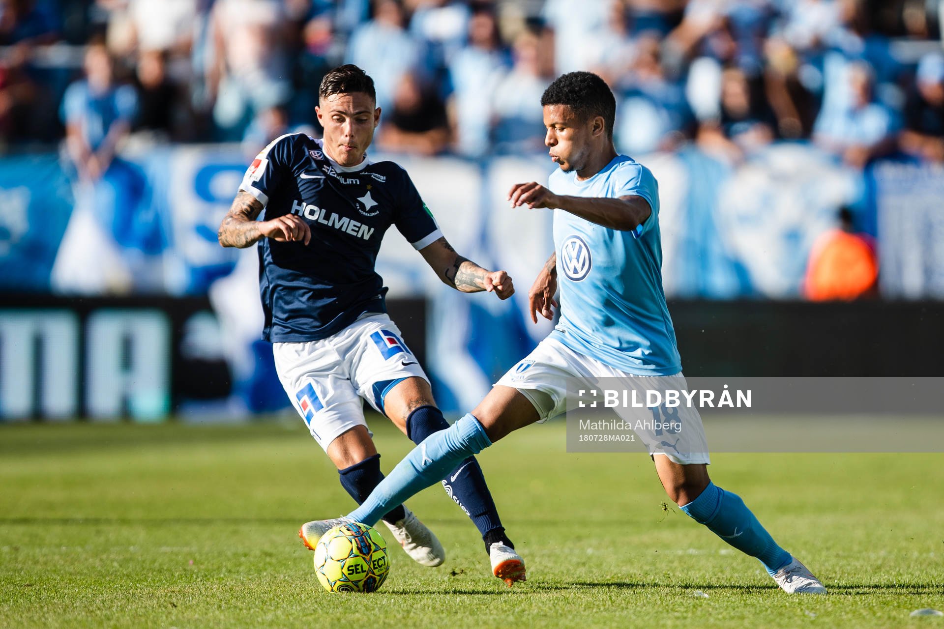 Norrköpings David Moberg Karlsson och Malmö FFs Romain