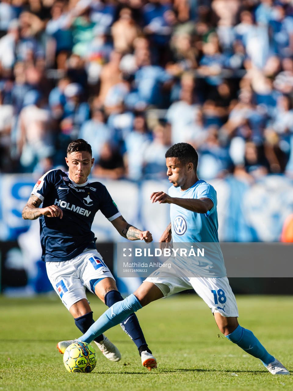 Norrköpings David Moberg Karlsson och Malmö FFs Romain