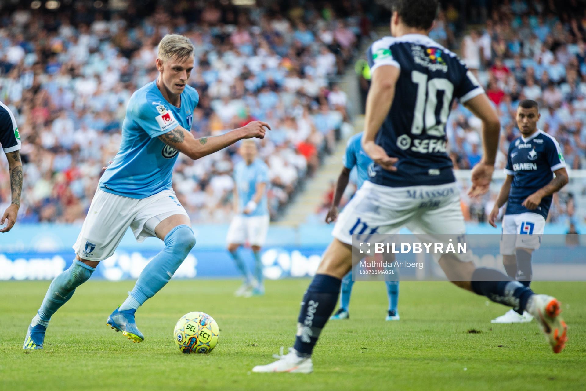 Malmö FFs Sören Rieks driver bollen under fotbollsmatchen i Allsvenskan mellan Malmö FF och Norrköping den 28 juli 2018 i Malmö.