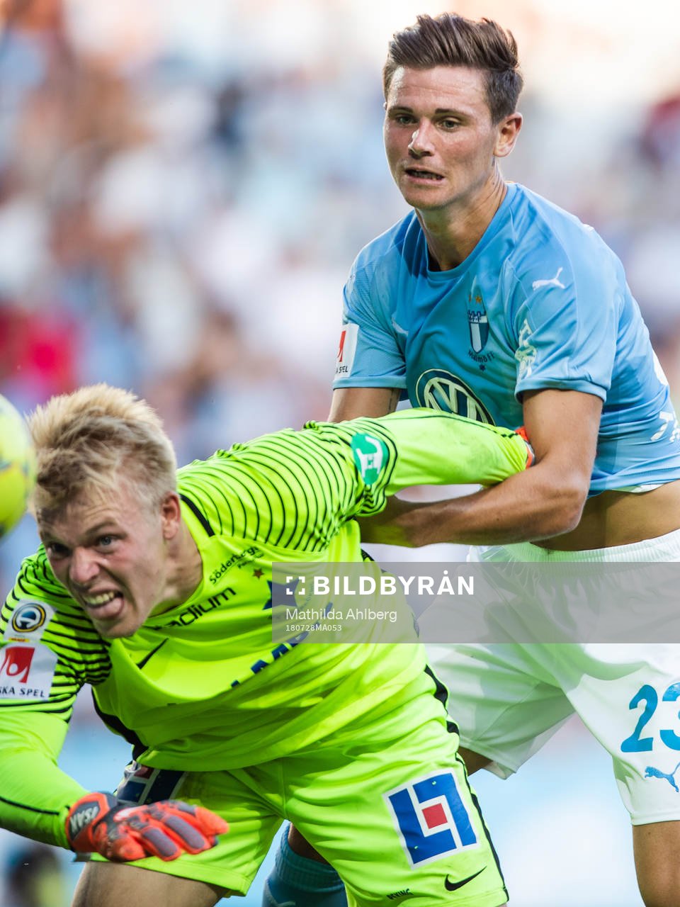 Norrköpings målvakt Isak Pettersson och Malmö FFs Marcus