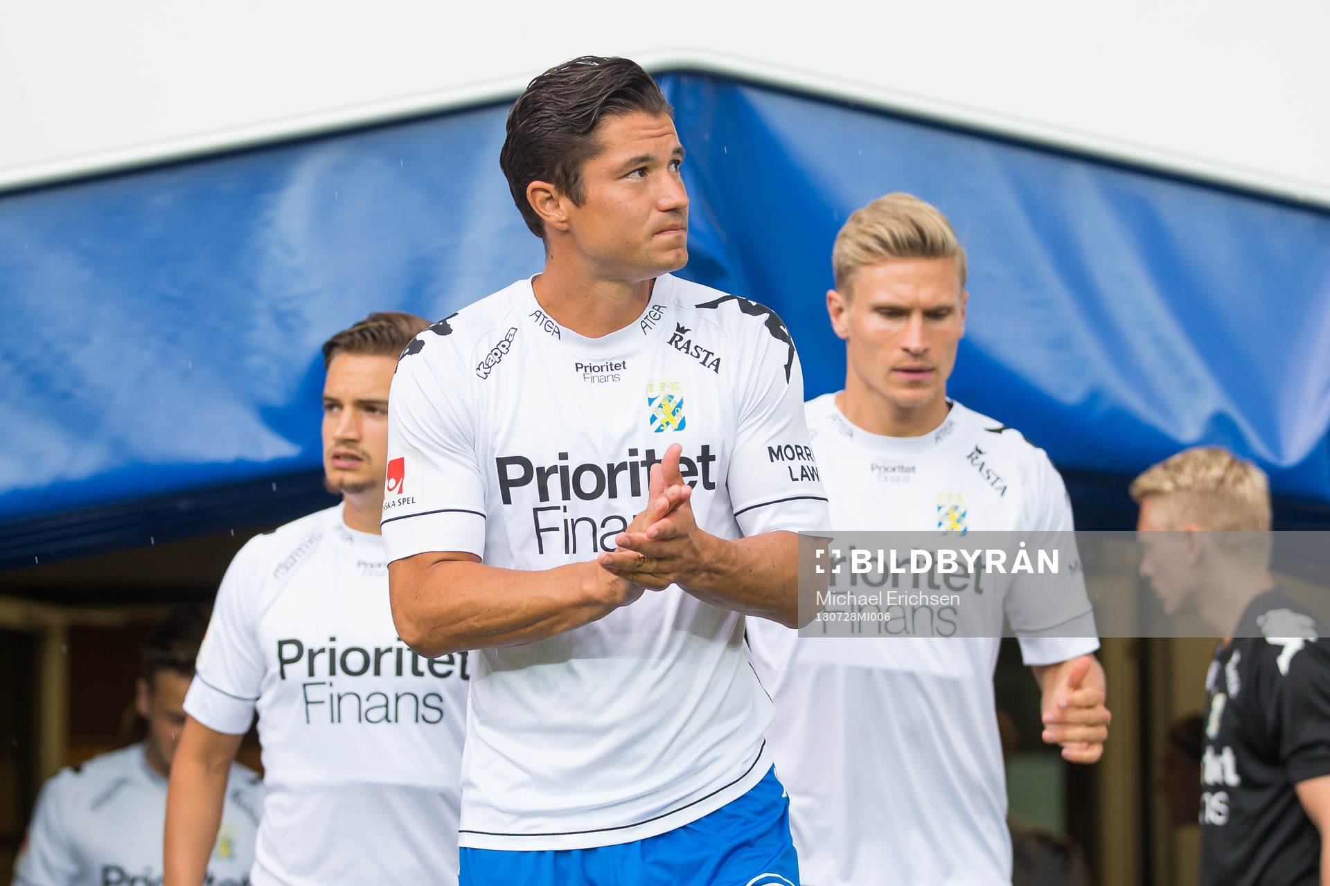 IFK Göteborgs David Boo Wiklander på väg ut för att