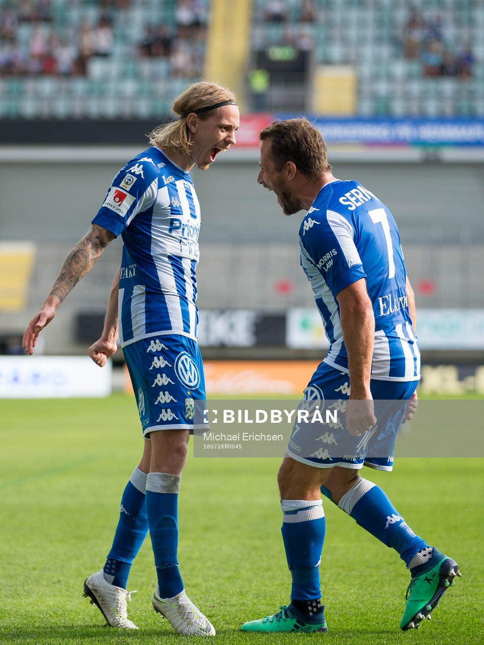 IFK Göteborgs Elias Mar Omarsson jublar ihop med Tobias