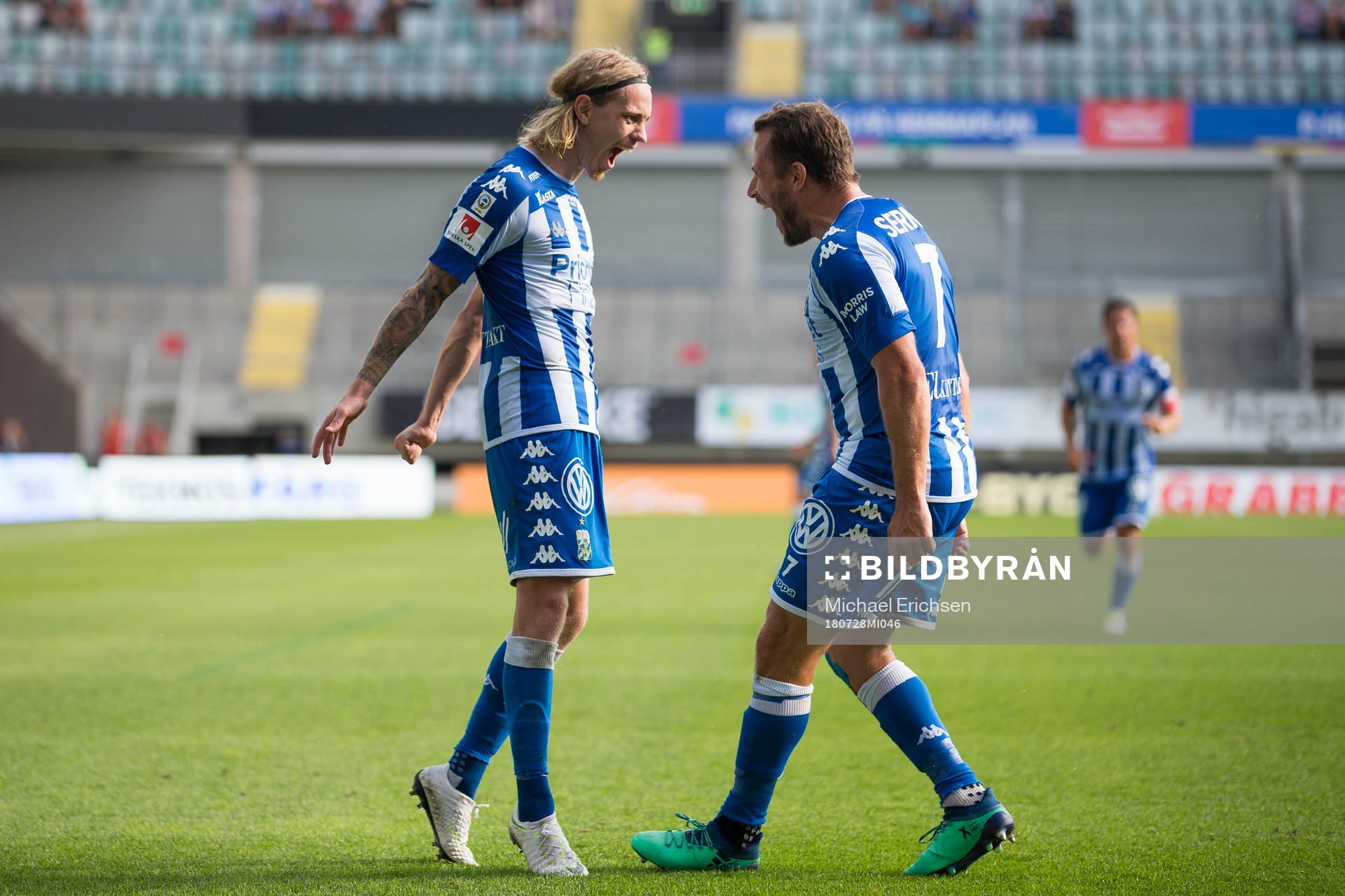 IFK Göteborgs Elias Mar Omarsson jublar ihop med Tobias