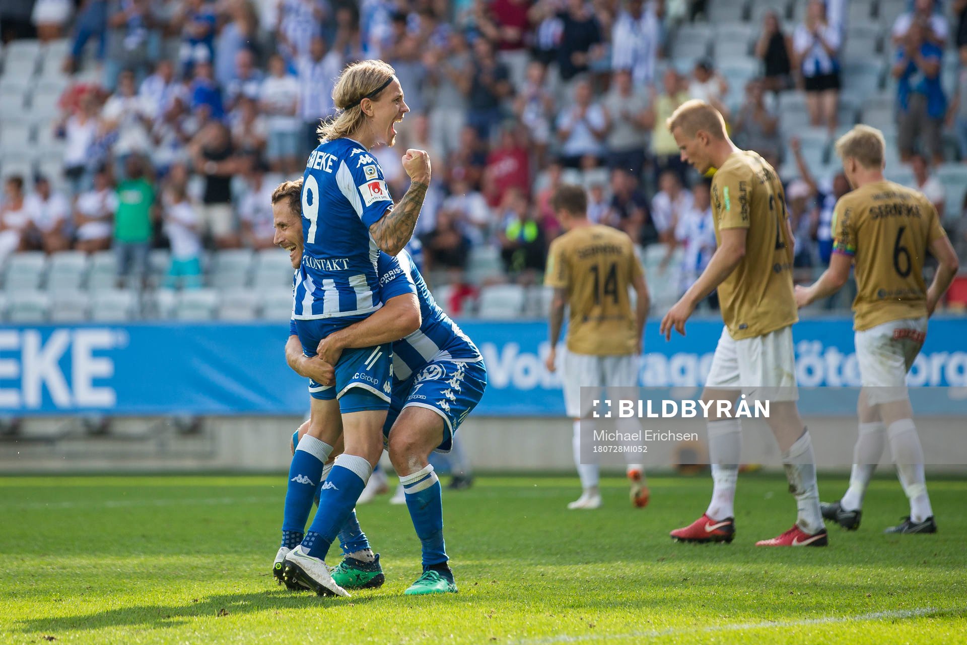 IFK Göteborgs Elias Mar Omarsson jublar ihop med Tobias