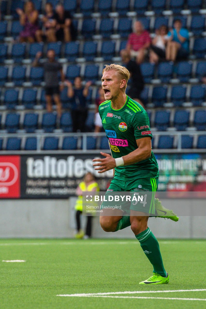 Dalkurds Simon Strand reagerar