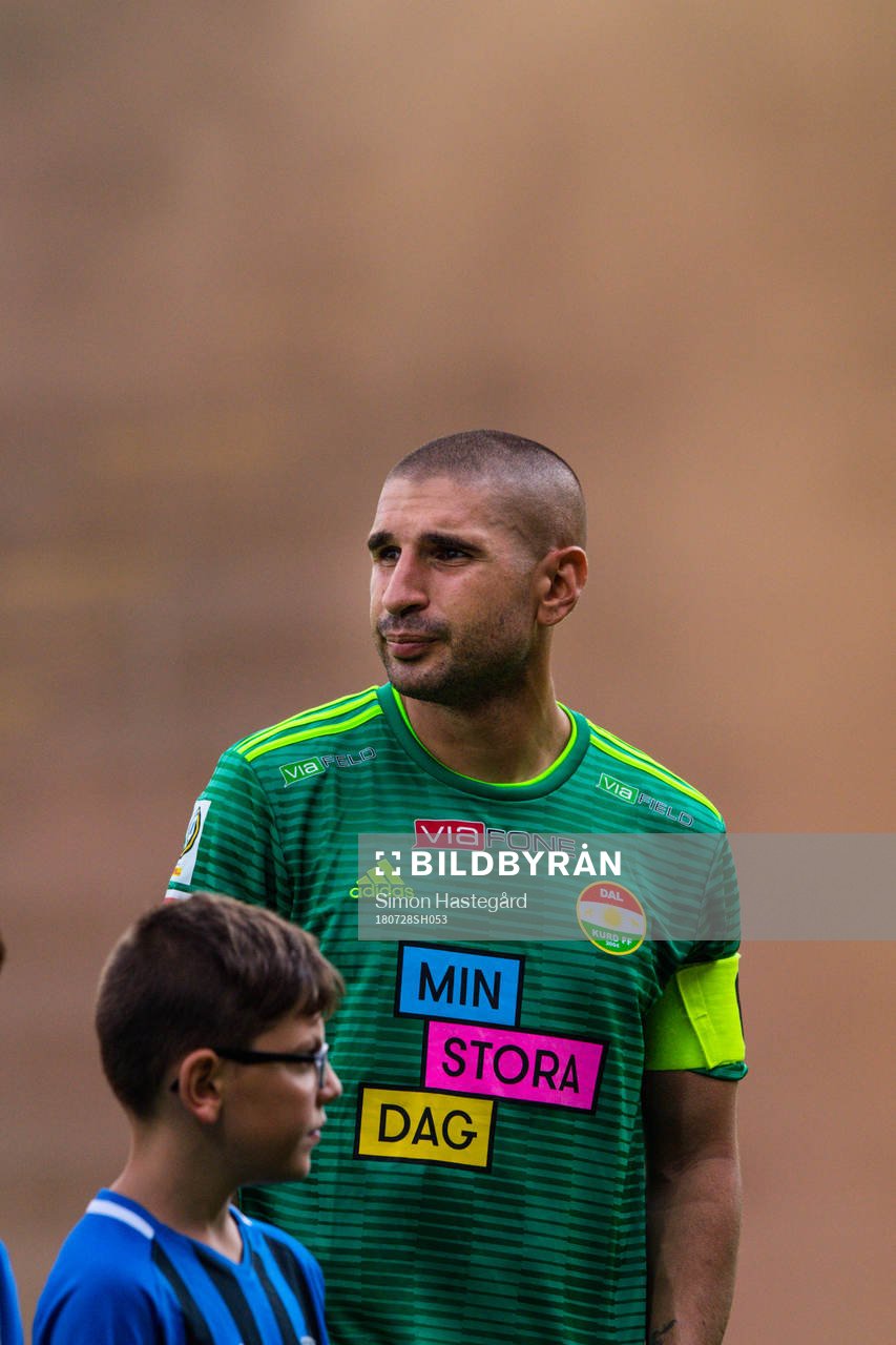 Dalkurds Rawez Lawan före fotbollsmatchen i Allsvenskan