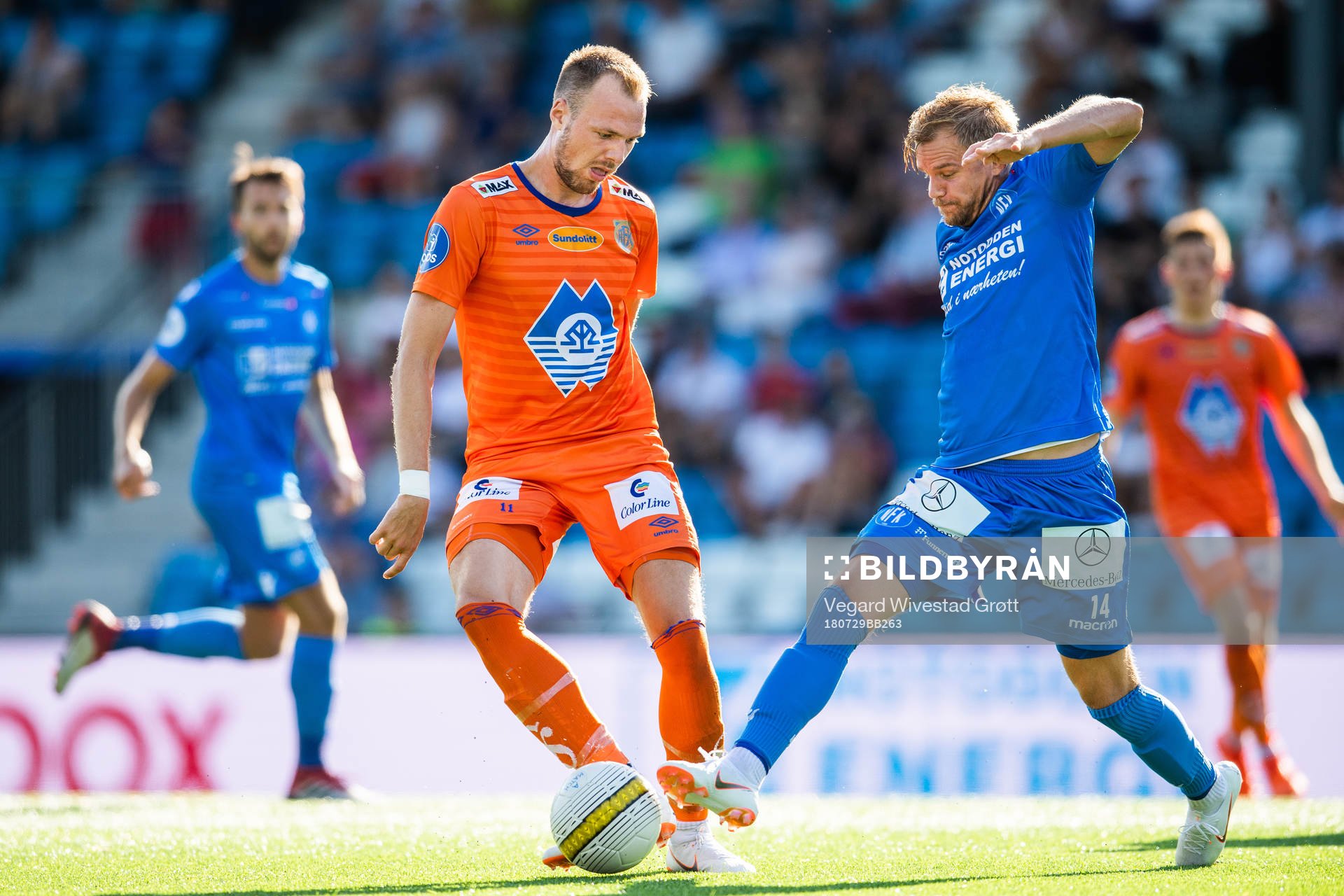 Aron Elís Thrándarson of Aalesund and Jonathan Asp of